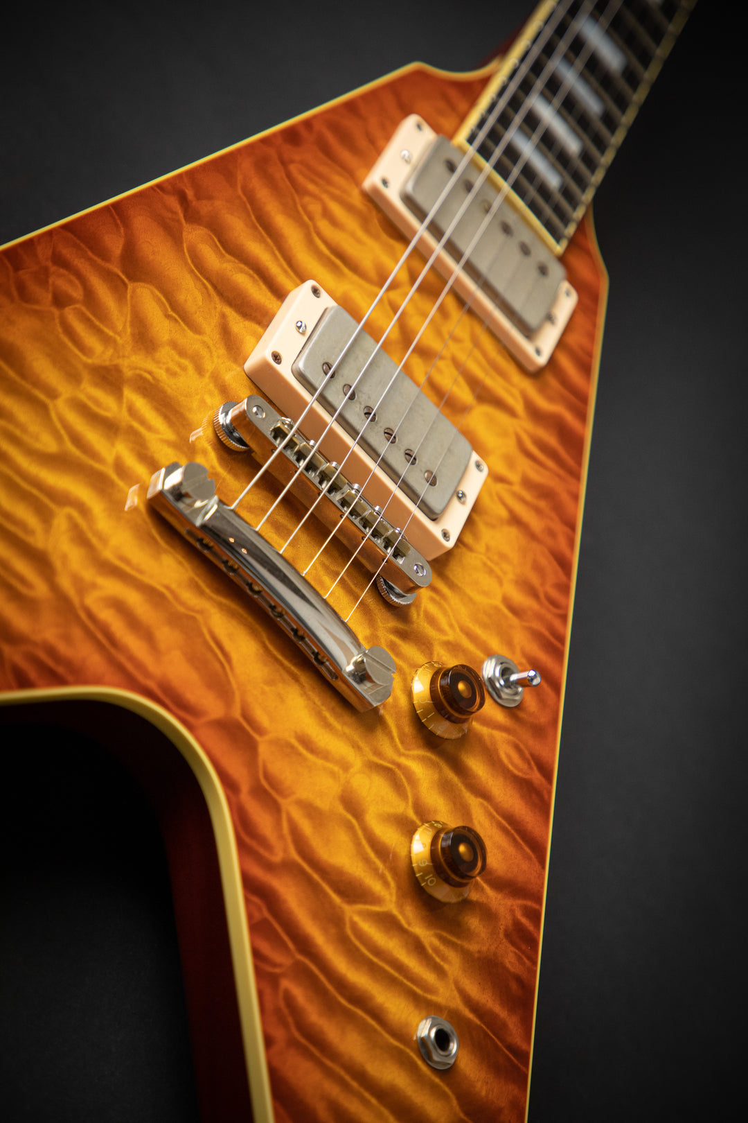 Custom Shop CH - Prototype - Flying V Honey Burst QM