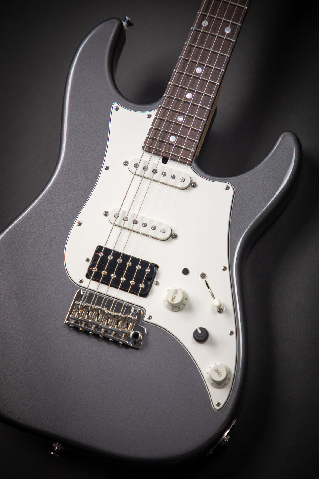 Studio Elite HD Charcoal Frost Metallic (J7129)