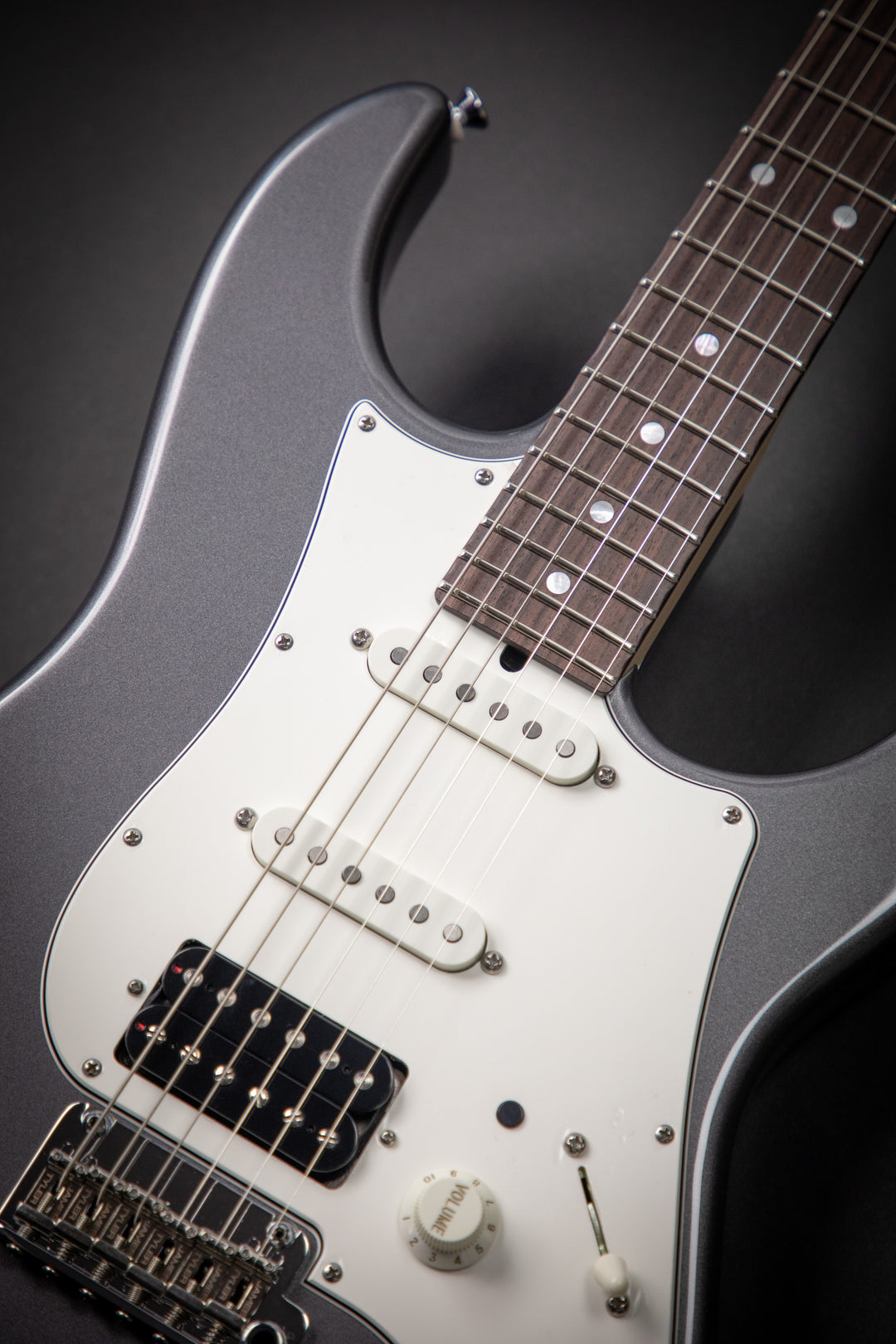 Studio Elite HD Charcoal Frost Metallic (J7129)