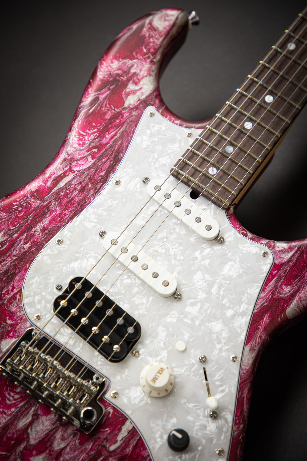 Studio Elite HD Cherry Red Shmear (J9118)