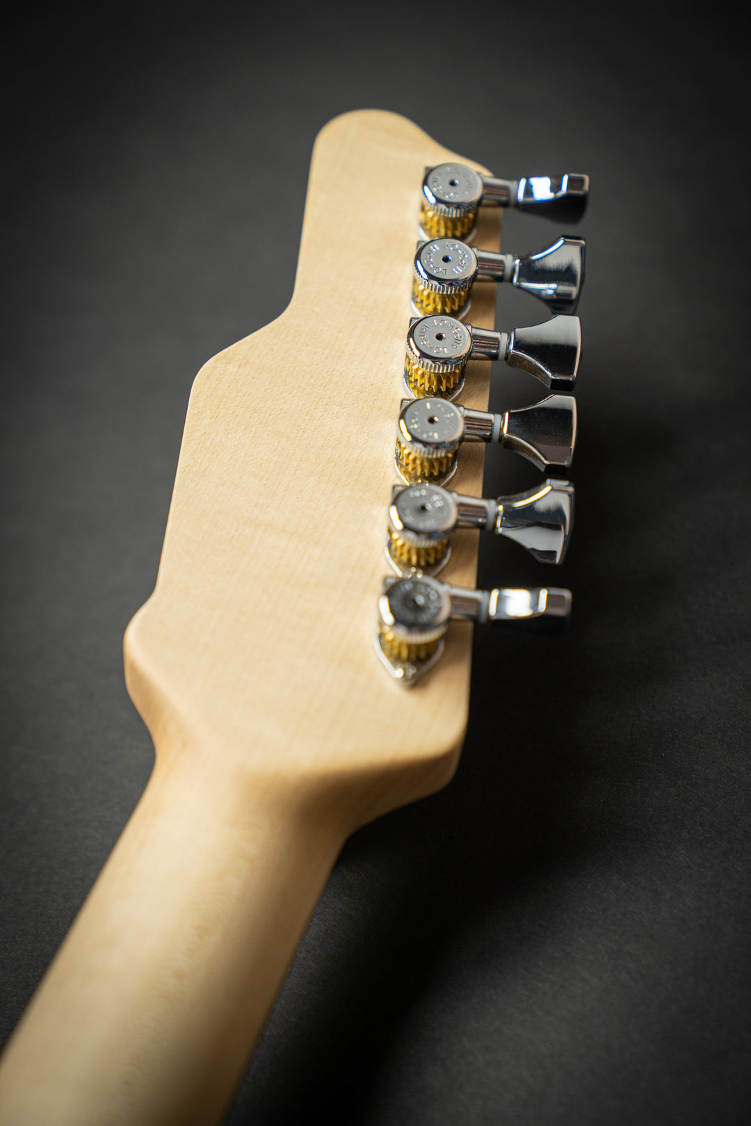 Studio Elite HD Color Shifting (J22085)