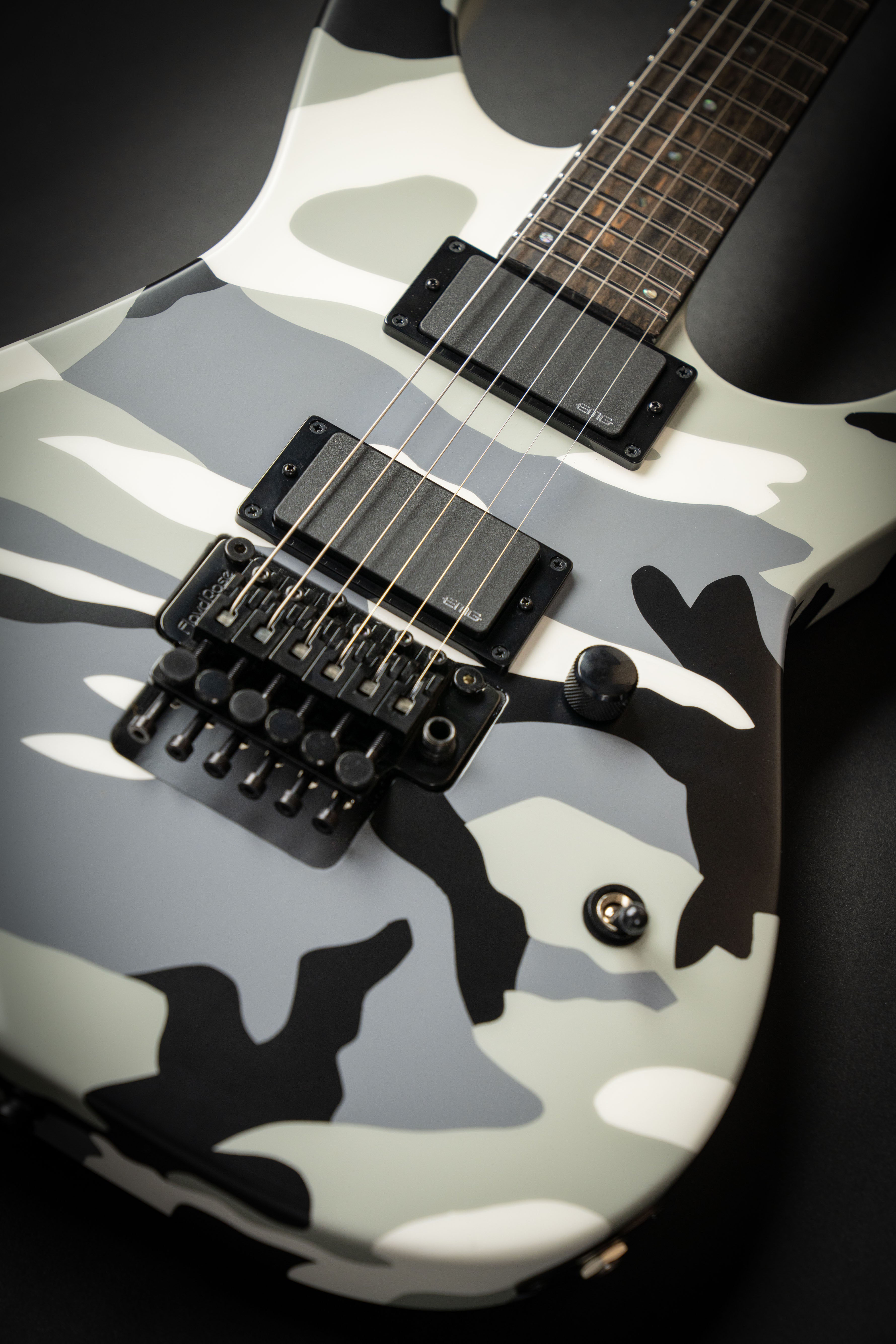 E-II M-II Neck Thru Urban Camo (ES6062243) – Guitars Rebellion