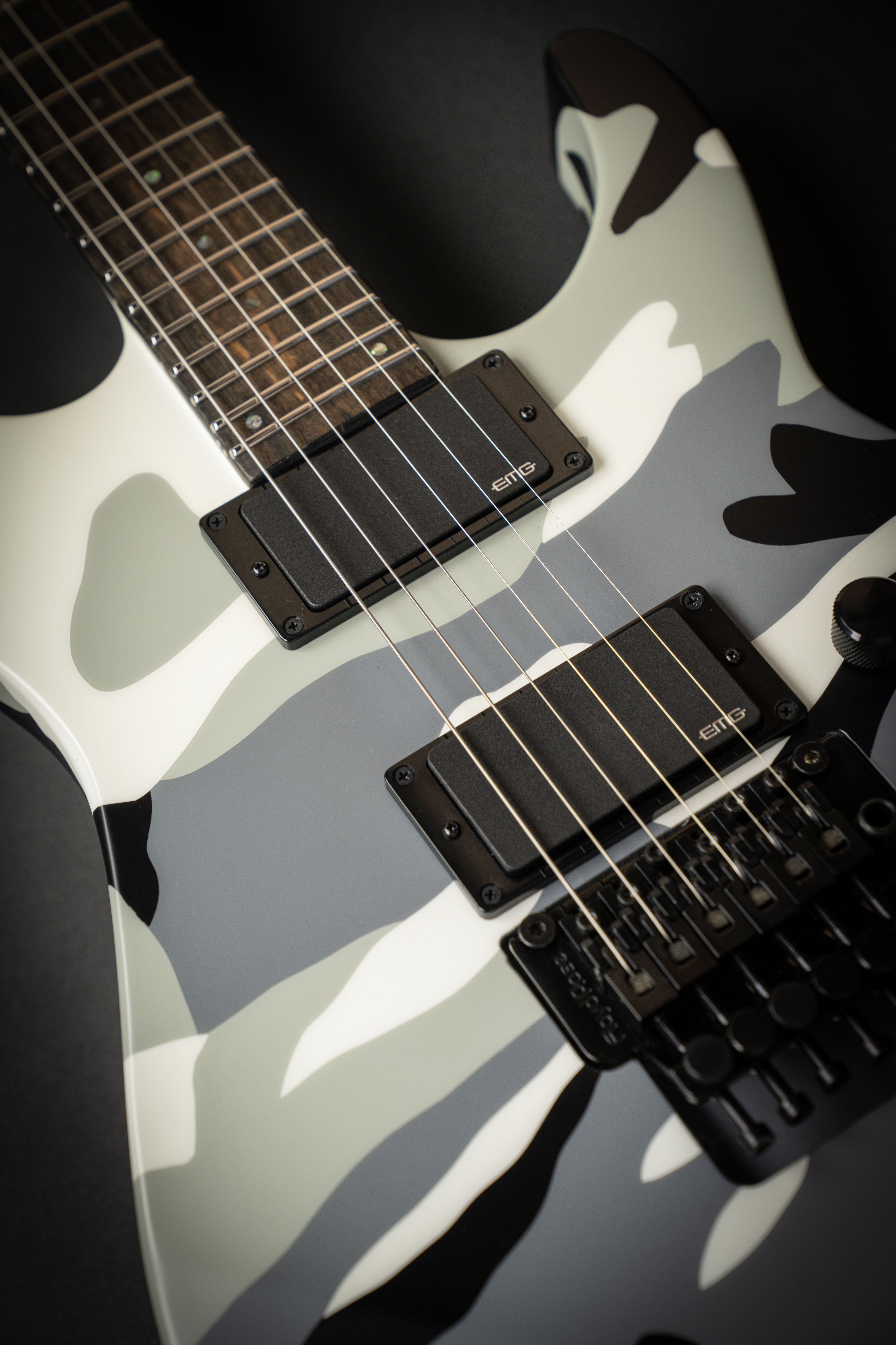 E-II M-II Neck Thru Urban Camo (ES6062243) – Guitars Rebellion