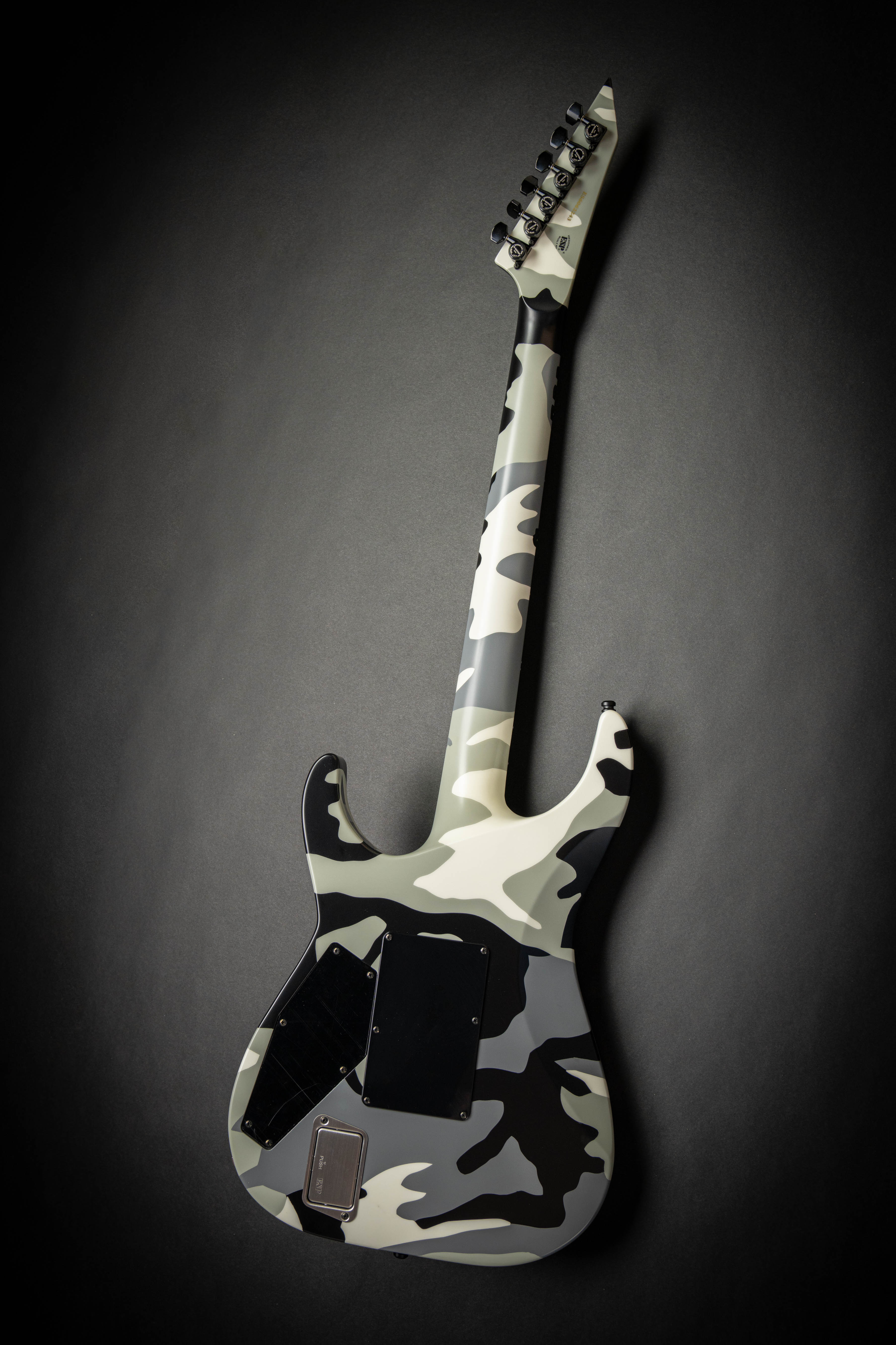 ギター E-II M-II NECK THRU Urban Camo L/H LEFTY ESP E-II M-II Neck-Thru, Urban Camo at Gear4music