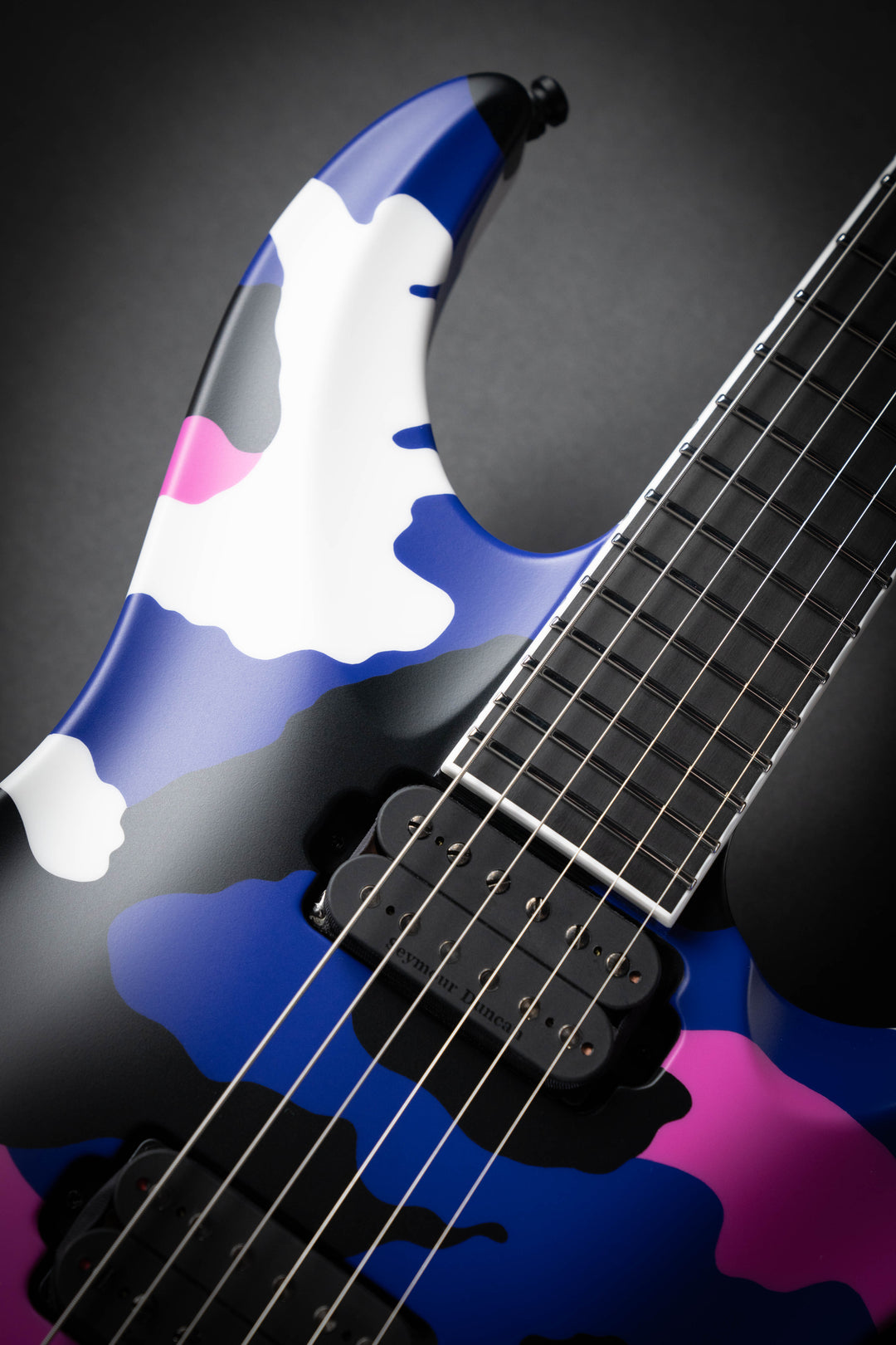Custom Shop Horizon-II NT Pink Camo Satin (E4110261)