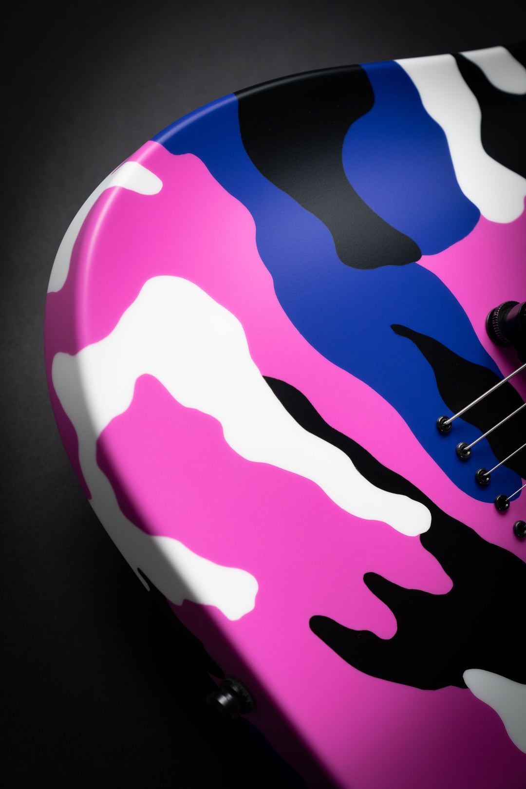 Custom Shop Horizon-II NT Pink Camo Satin (E4110261)