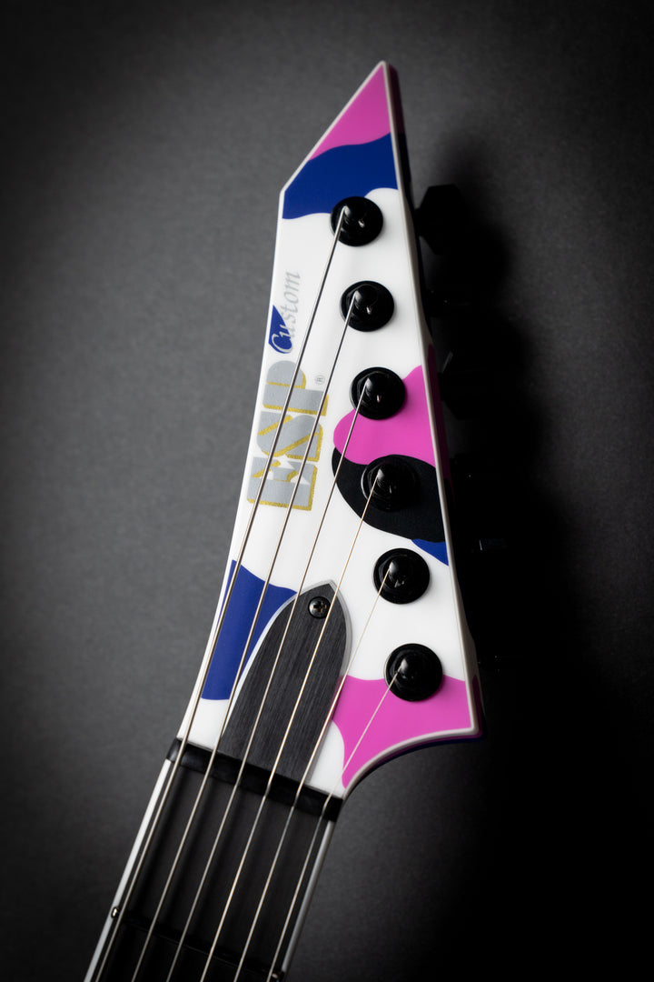 Custom Shop Horizon-II NT Pink Camo Satin (E4110261)