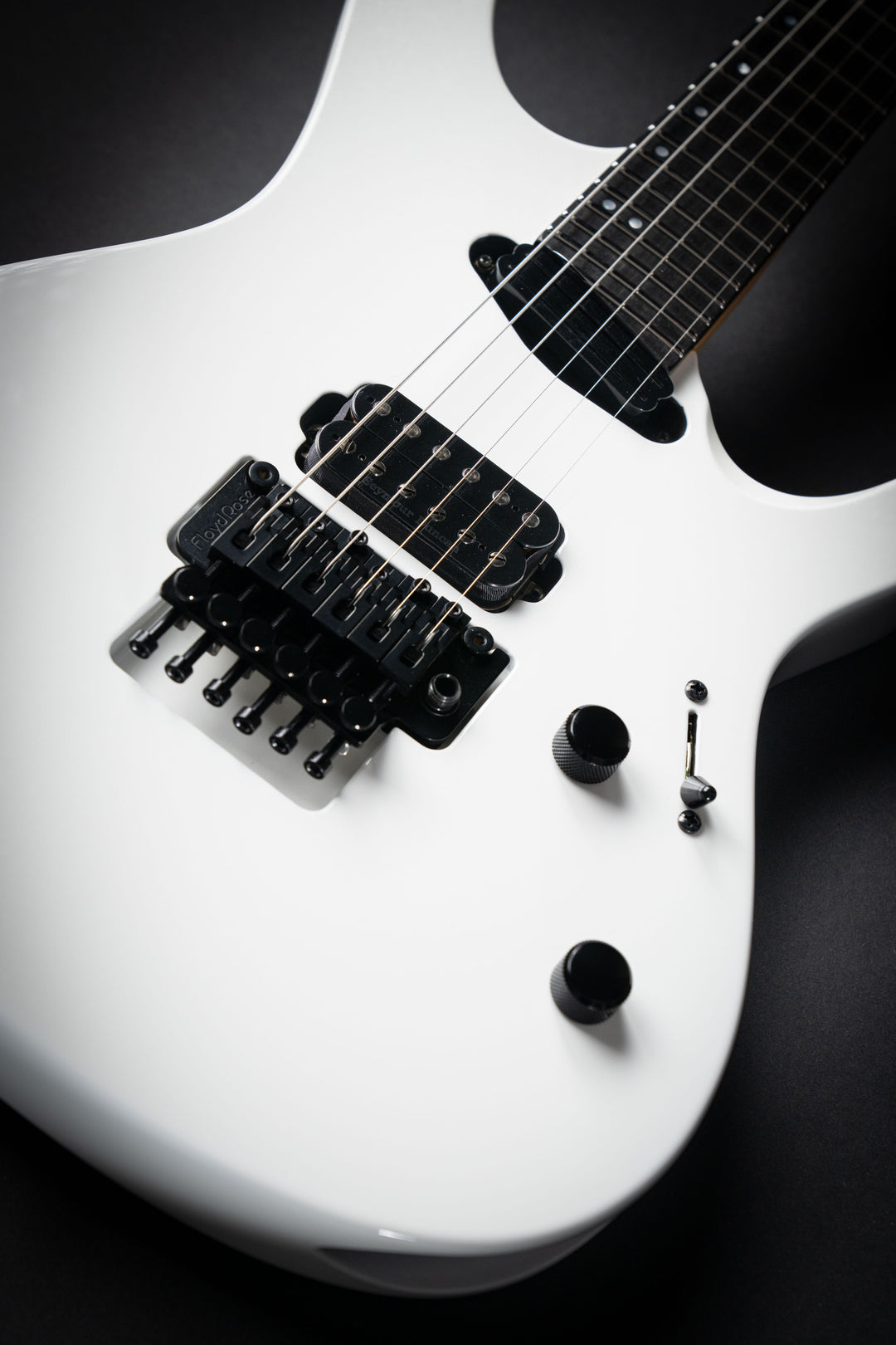 Custom Shop Maverick Snow White (E1351252)