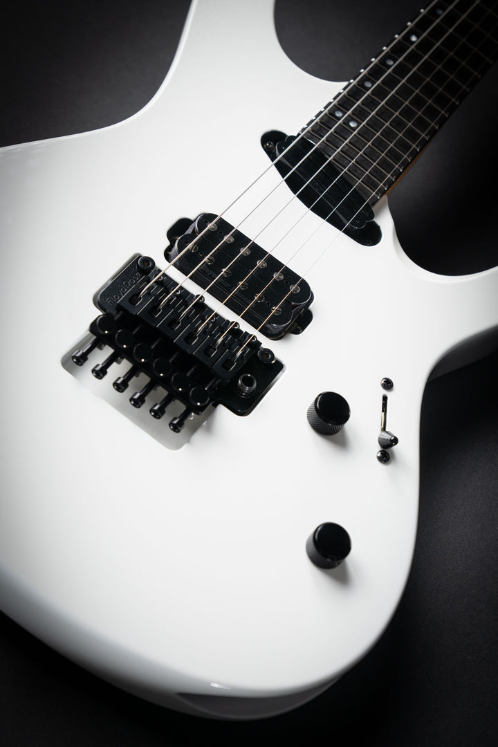 Custom Shop Maverick Snow White (E1351252)