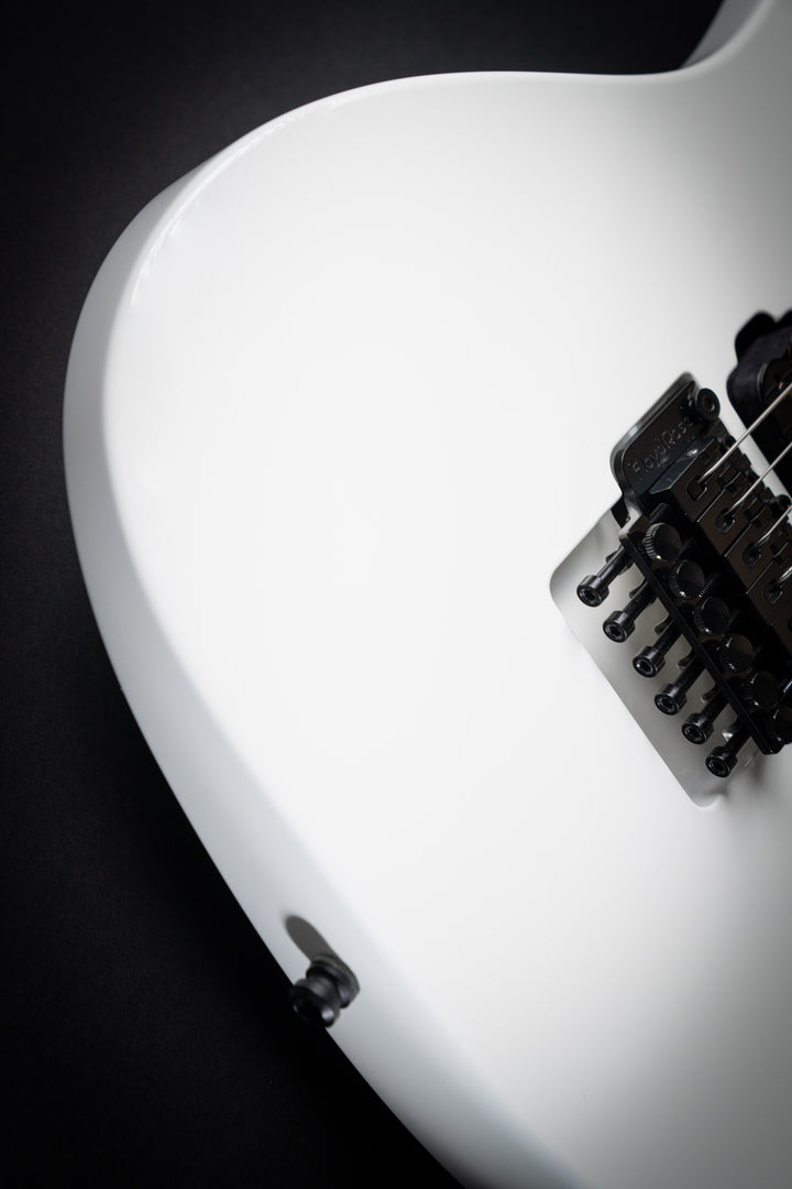 Custom Shop Maverick Snow White (E1351252)