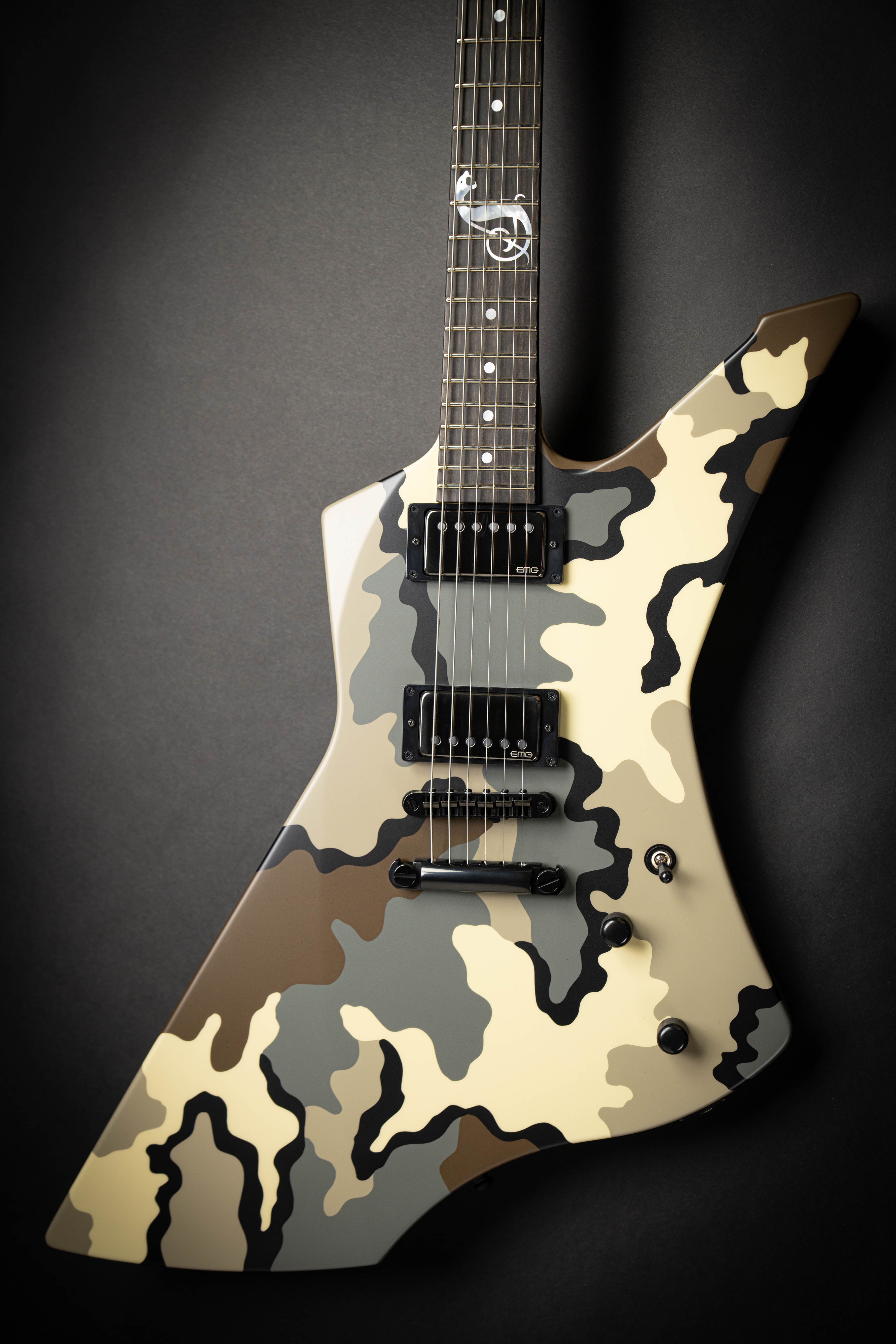 ESP Custom Shop Snakebyte Camo KUIU (E6030242) โ Guitars Rebellion