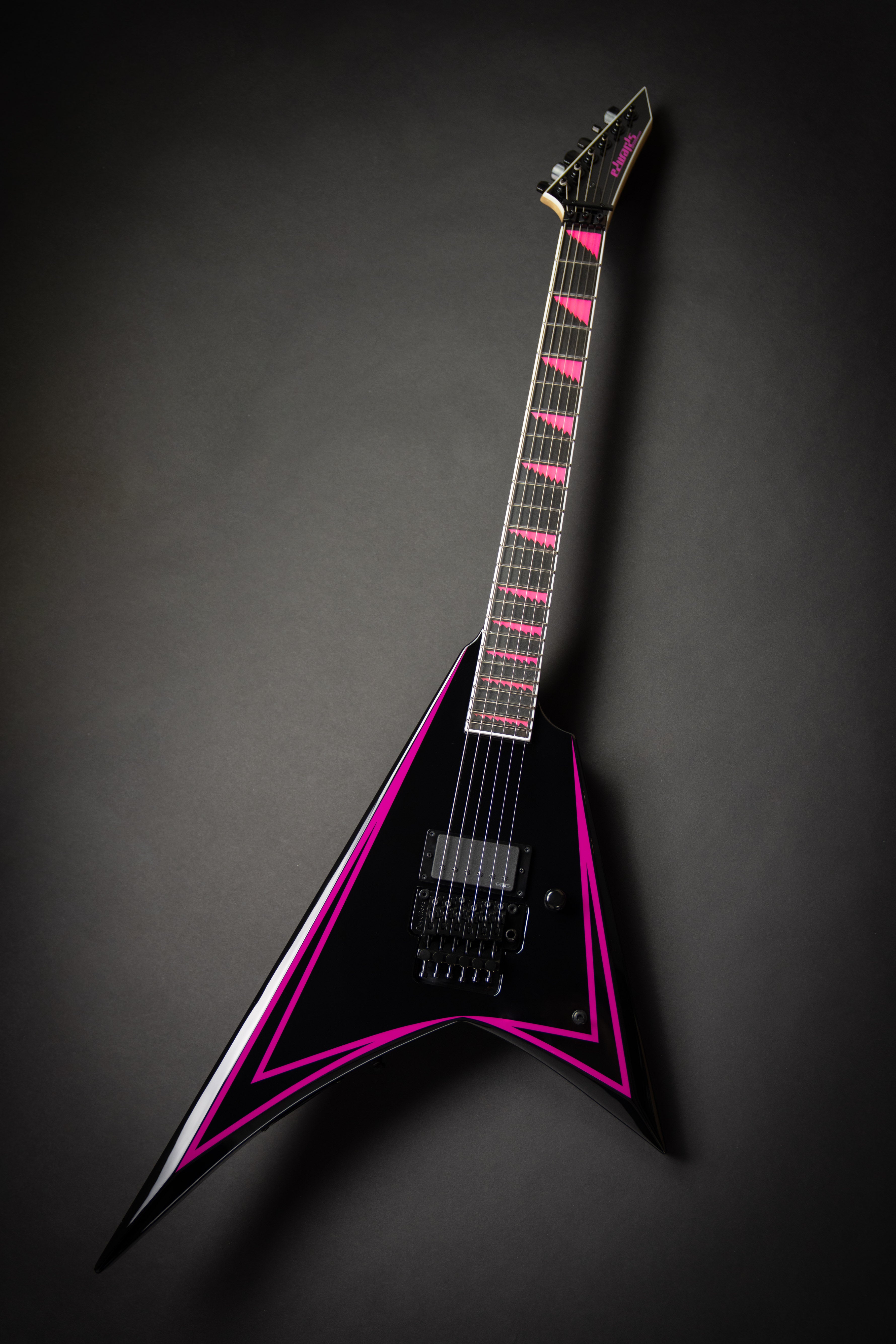 Edwards E-Alexi Pink Sawtooth (ED8732223) – Guitars Rebellion