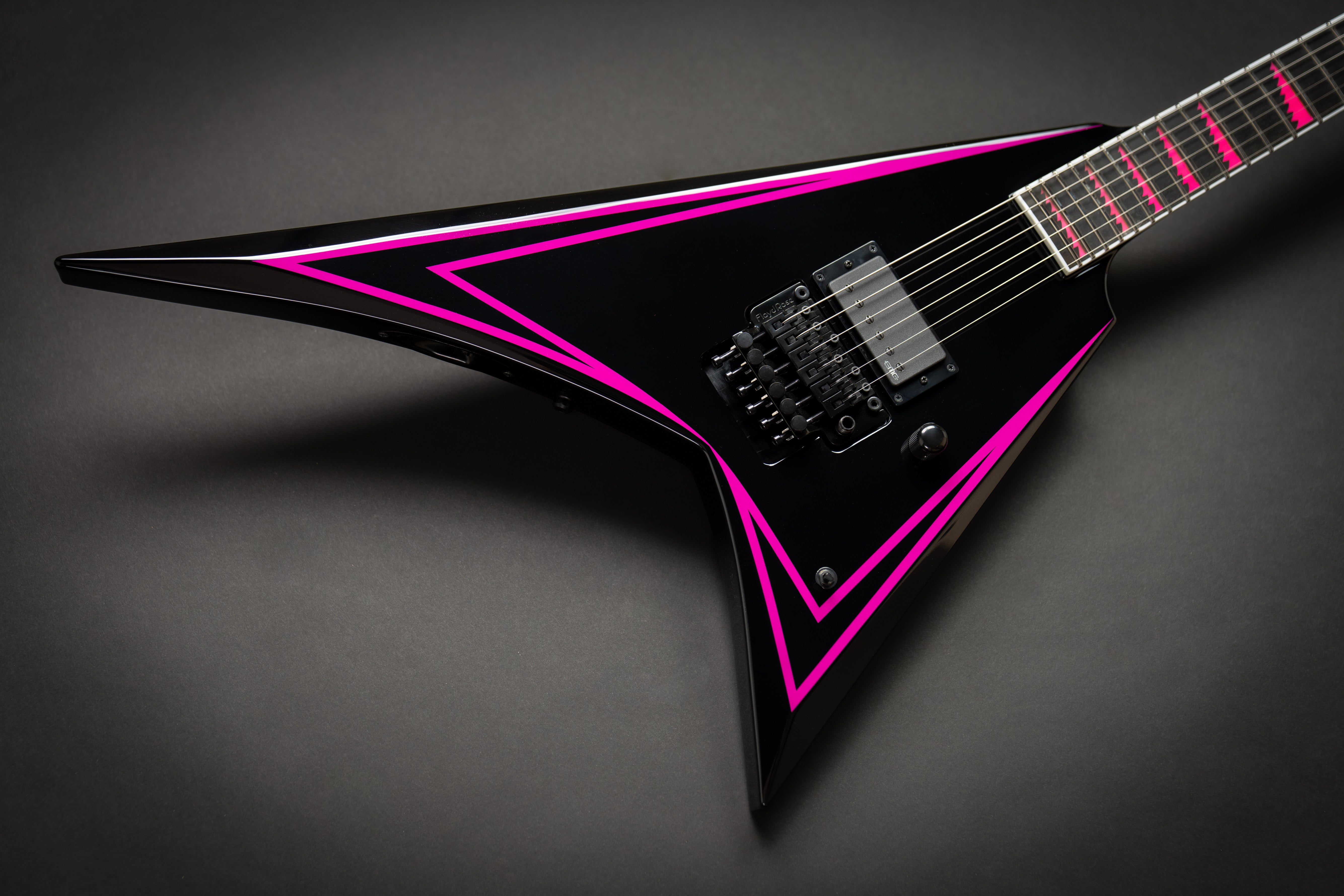 Edwards E-Alexi Pink Sawtooth (ED8732223) – Guitars Rebellion