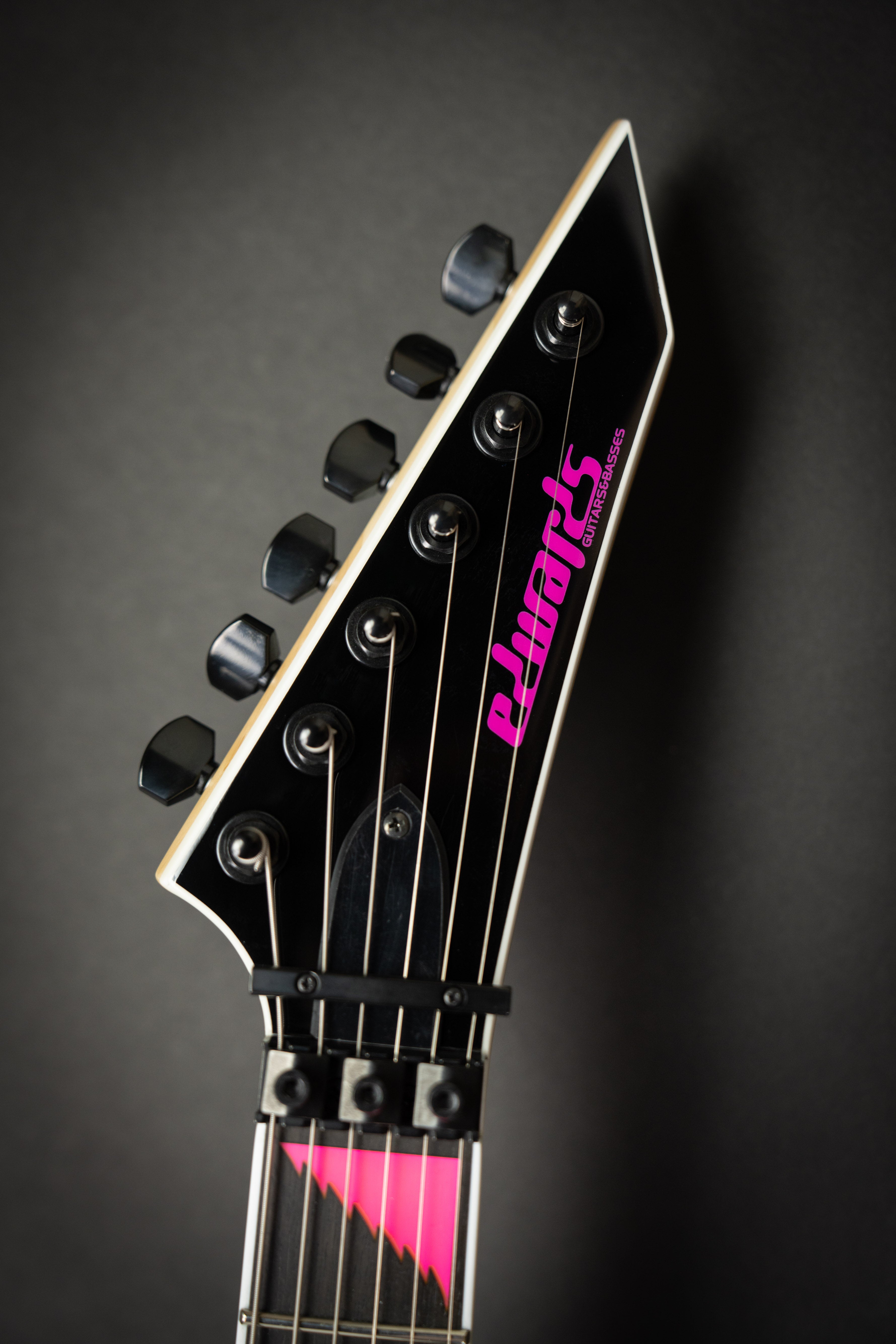 Edwards E-Alexi Pink Sawtooth (ED8732223) – Guitars Rebellion
