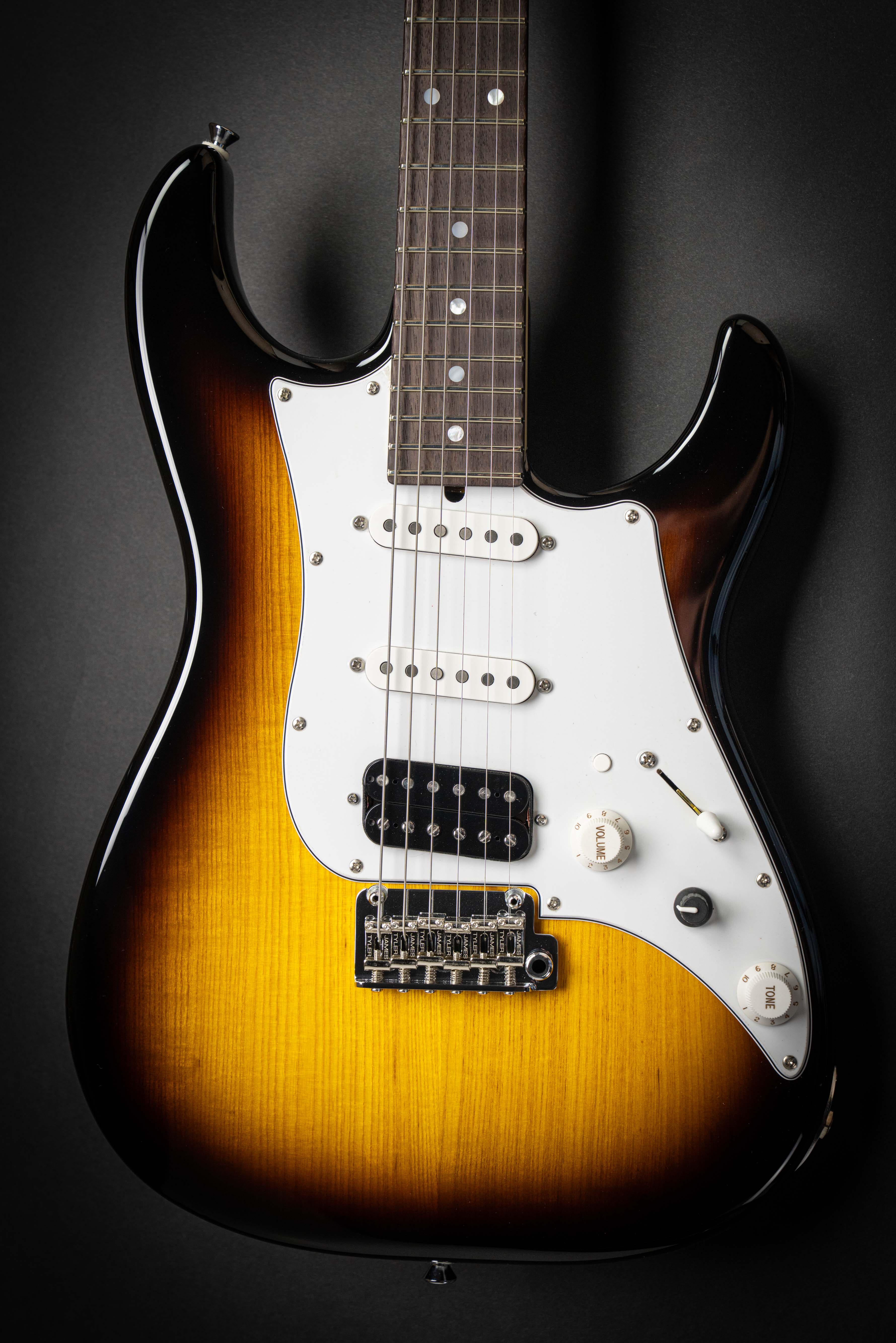 James Tyler Japan Studio Elite HD 2 Tone Sunburst (J25040