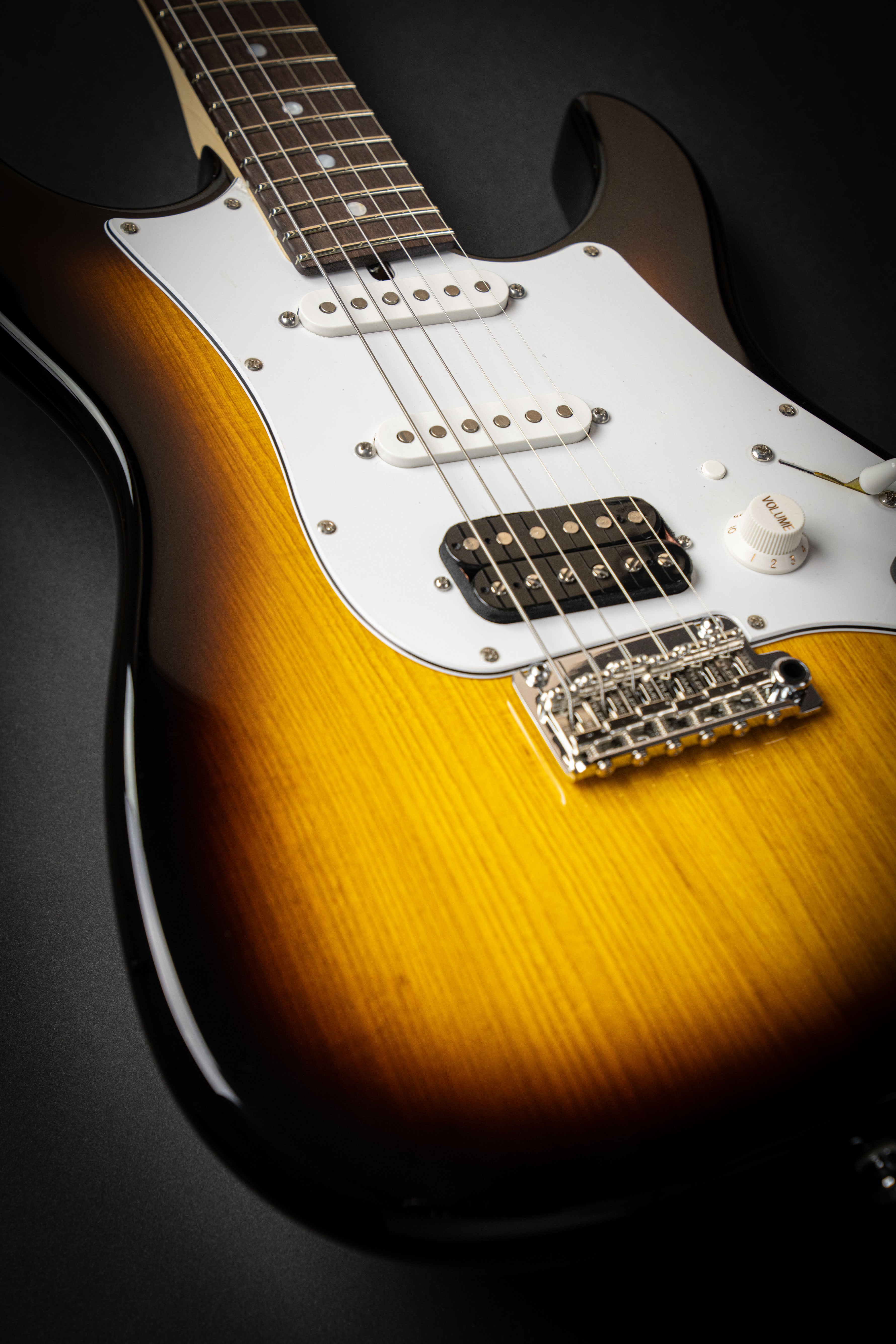James Tyler Japan Studio Elite HD 2 Tone Sunburst (J25040