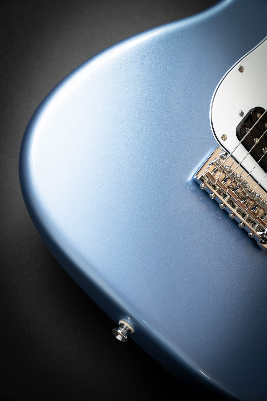 Studio Elite HD Ice Blue Metallic (J26057)