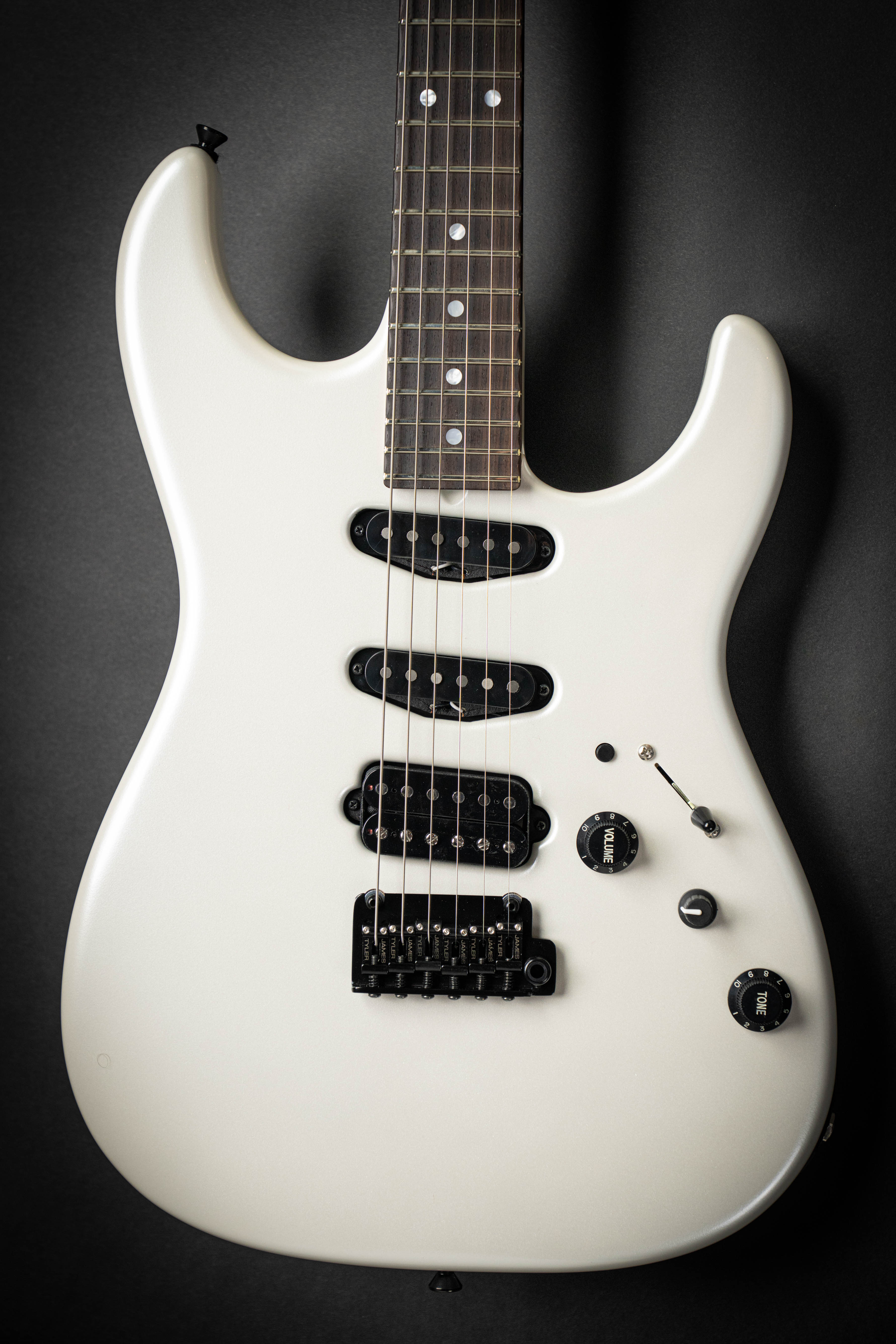 James Tyler Japan Studio Elite HD RR White Silver Pearl (J25087