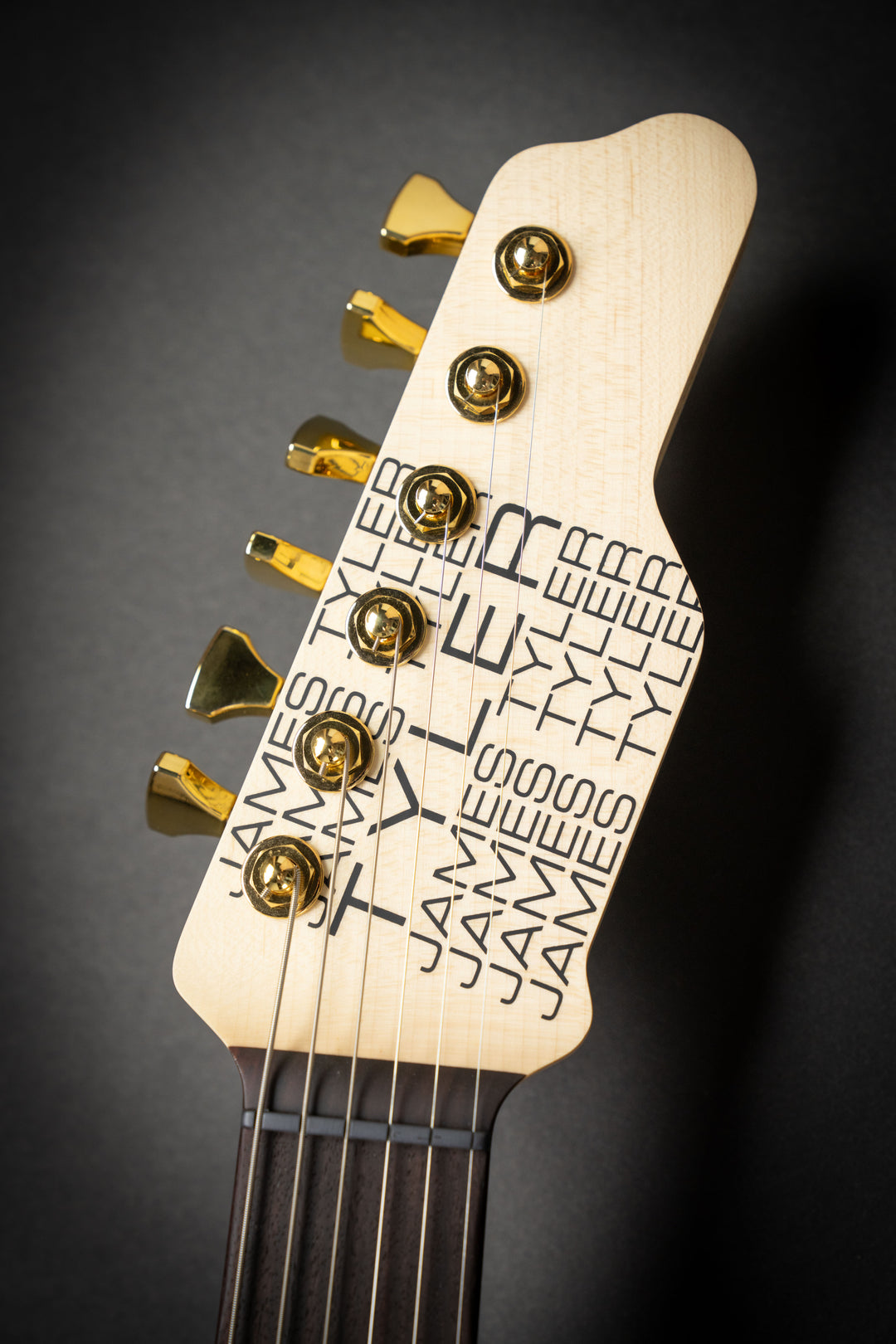 Studio Elite HD White Shmear (J25111)