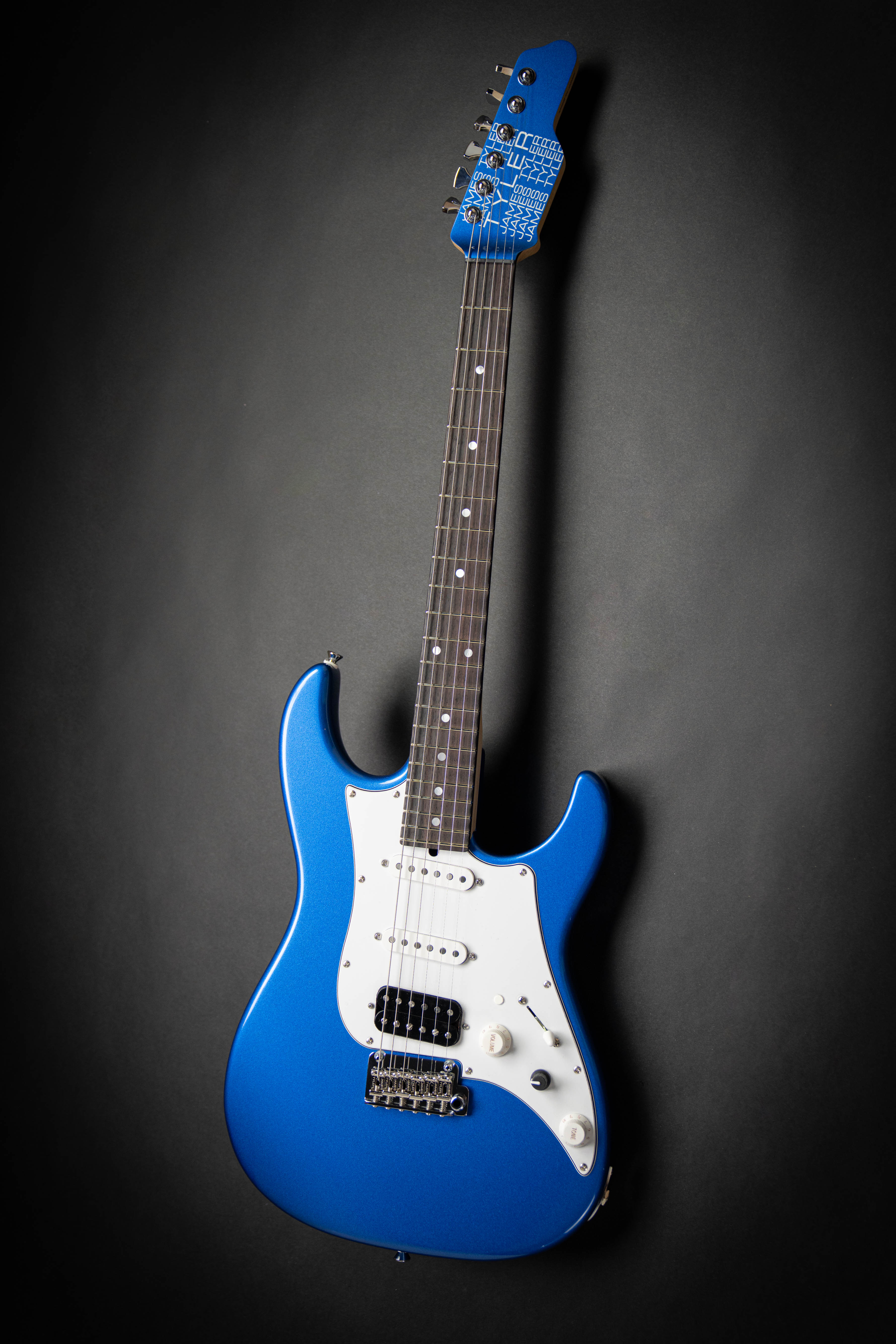 James Tyler Japan Studio Elite HD Lake Placid Blue (J24120