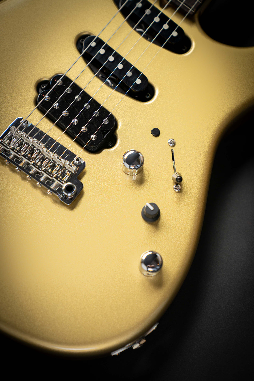 Studio Elite HD RR Shoreline Gold (J25173)