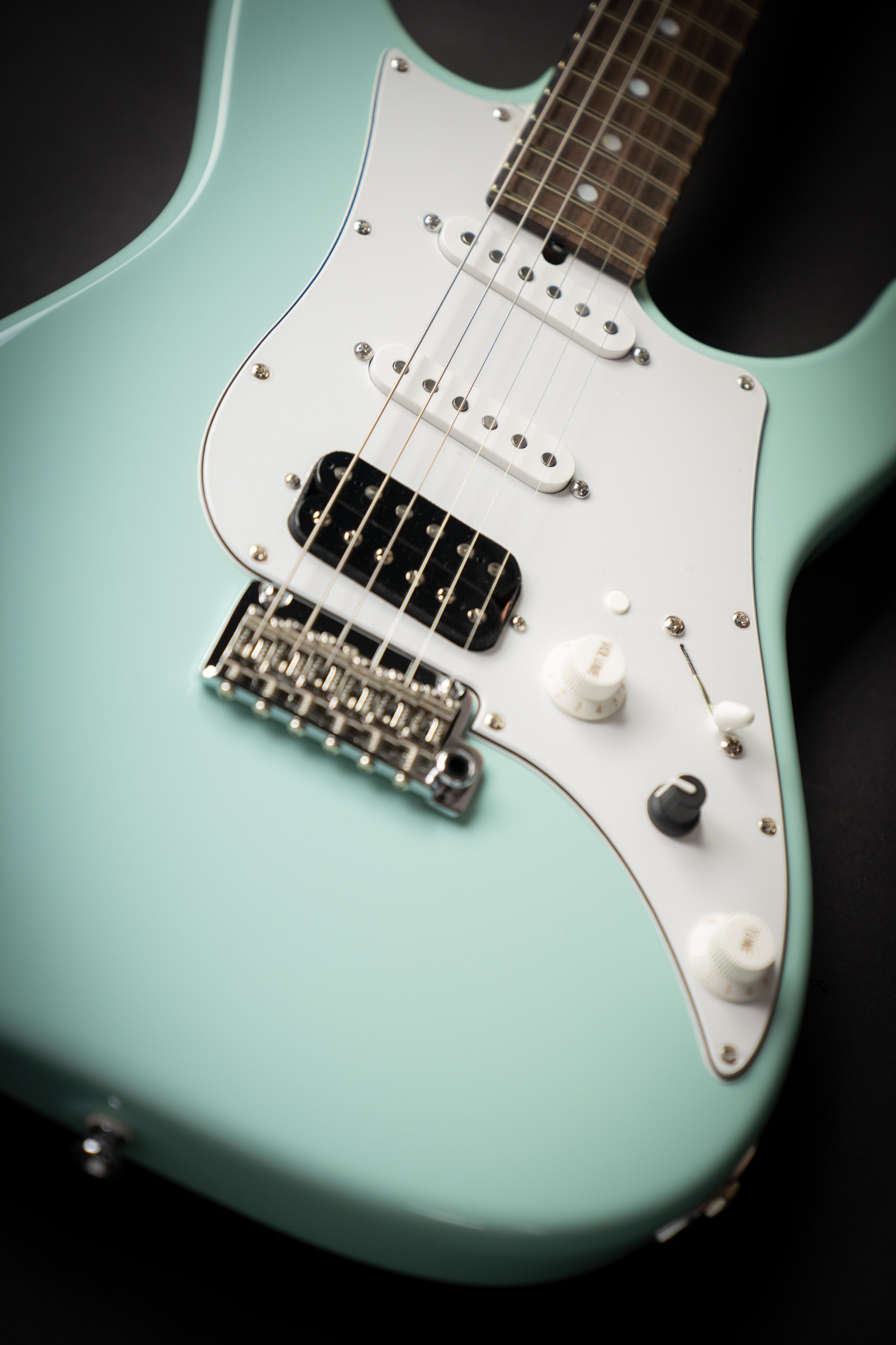 James Tyler Japan Studio Elite HD Sonic Blue (J24119) – Guitars