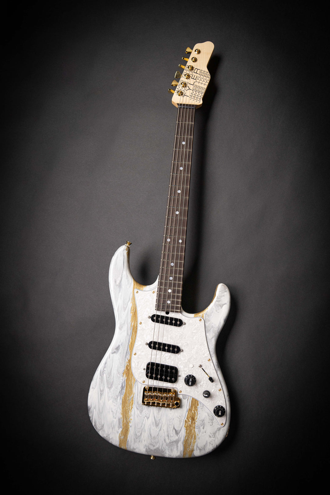 Studio Elite HD White Shmear (J26009)