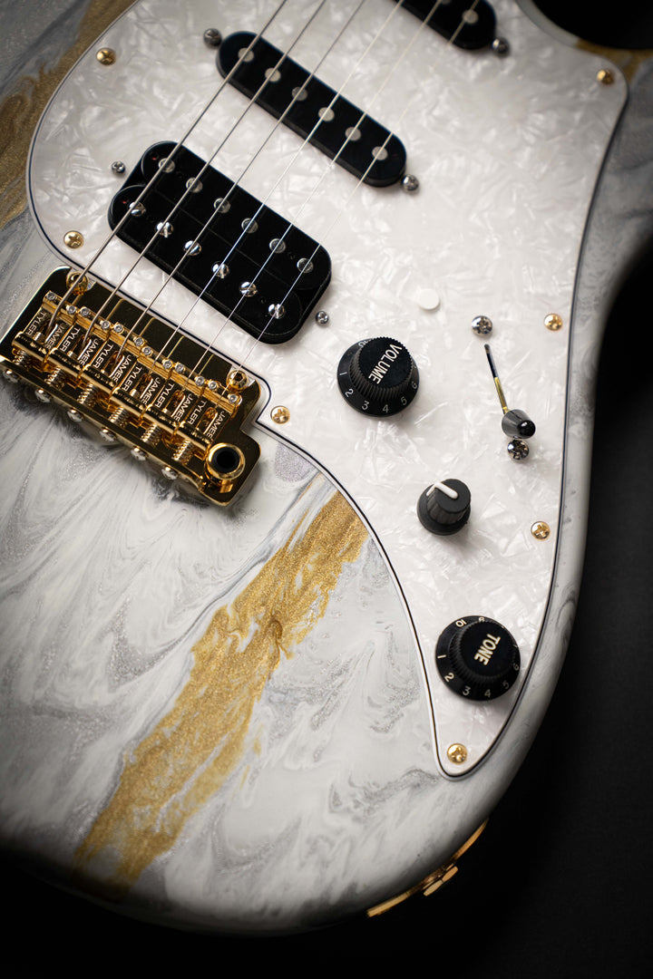 Studio Elite HD White Shmear (J26009)