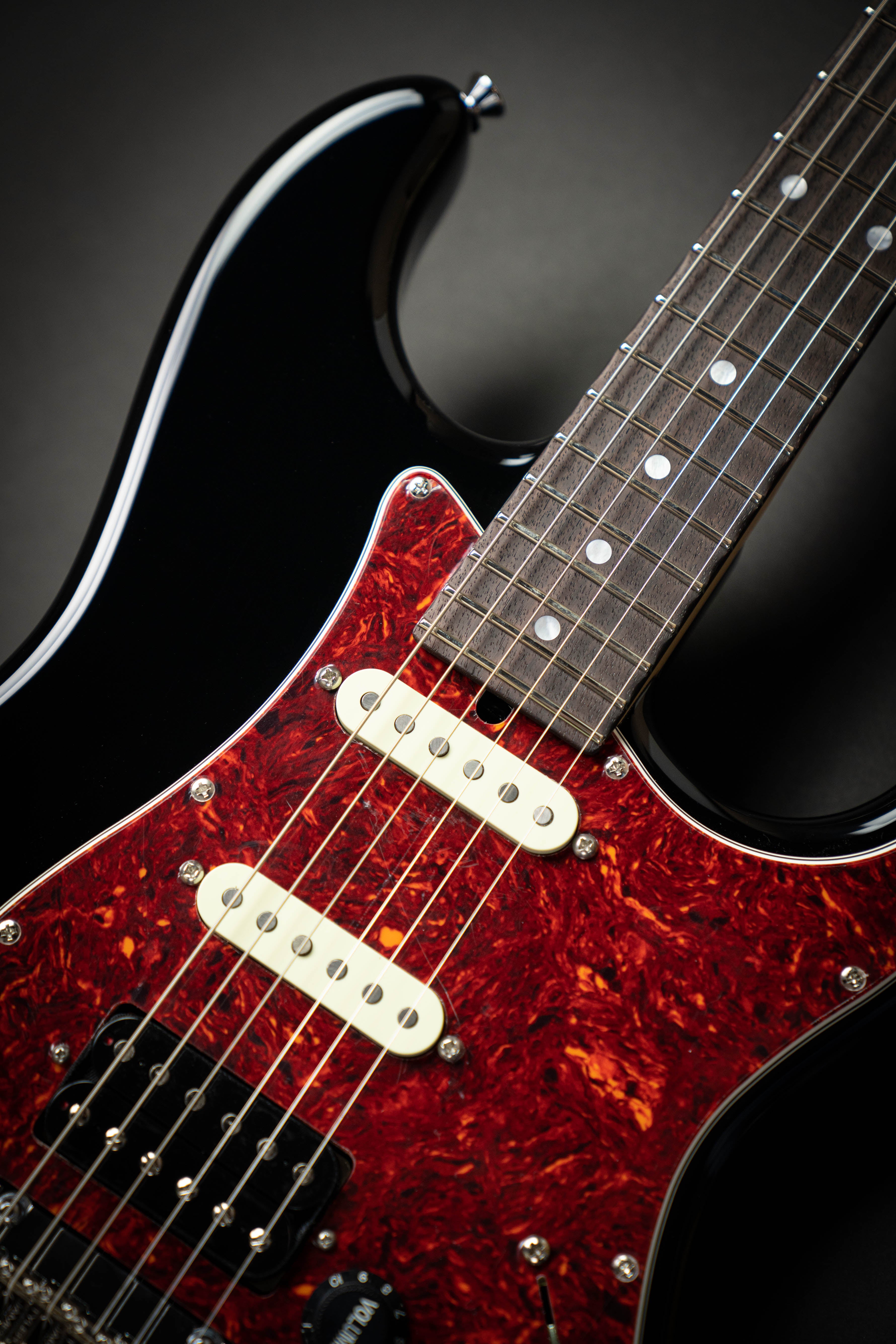 James Tyler Japan The Black Classic (J23016) – Guitars Rebellion