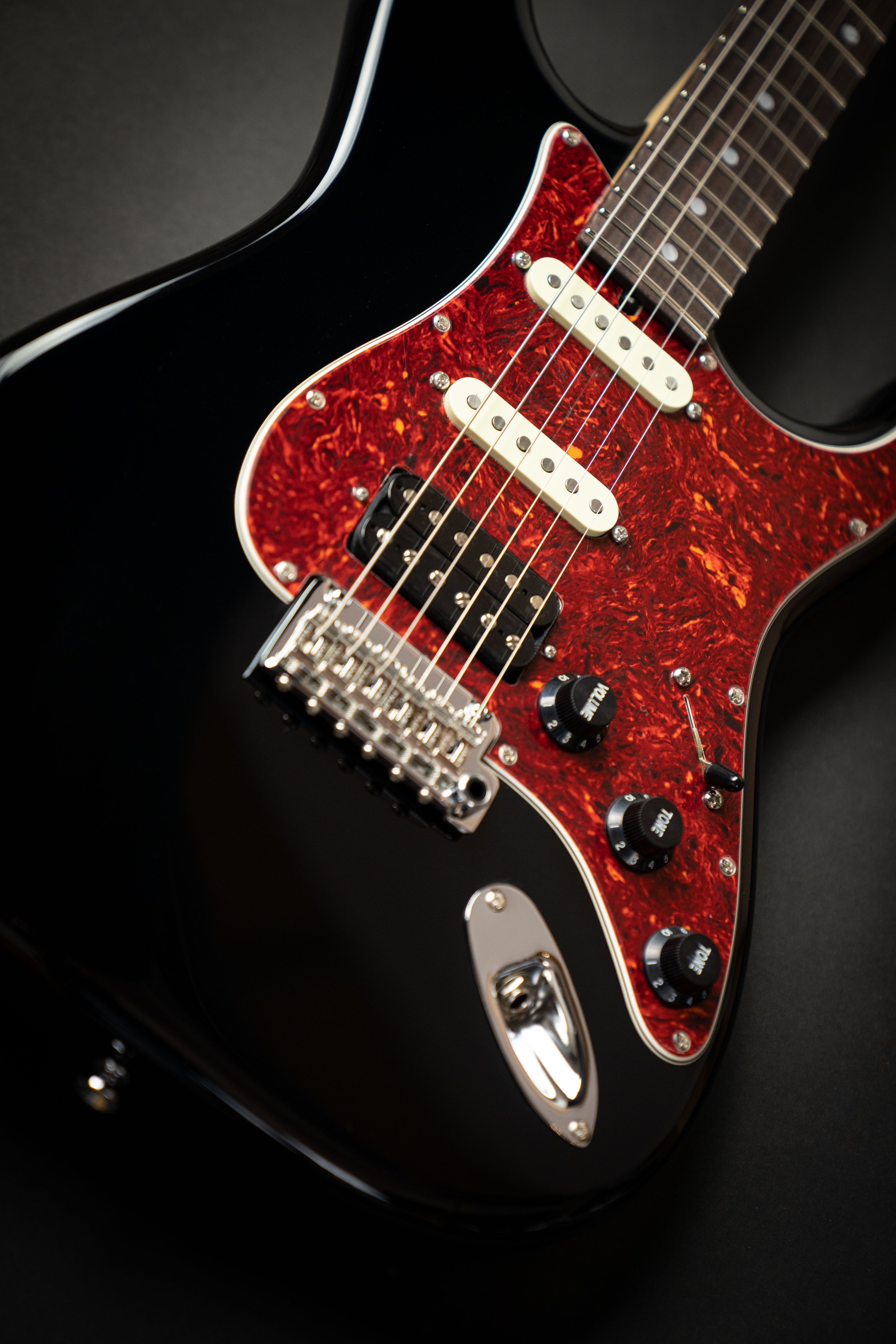 James Tyler Japan The Black Classic (J23016) – Guitars Rebellion