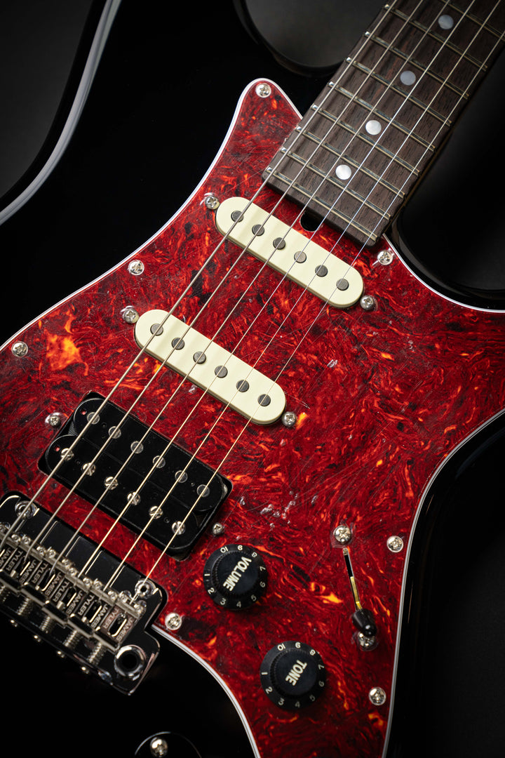 The Black Classic (J25053)