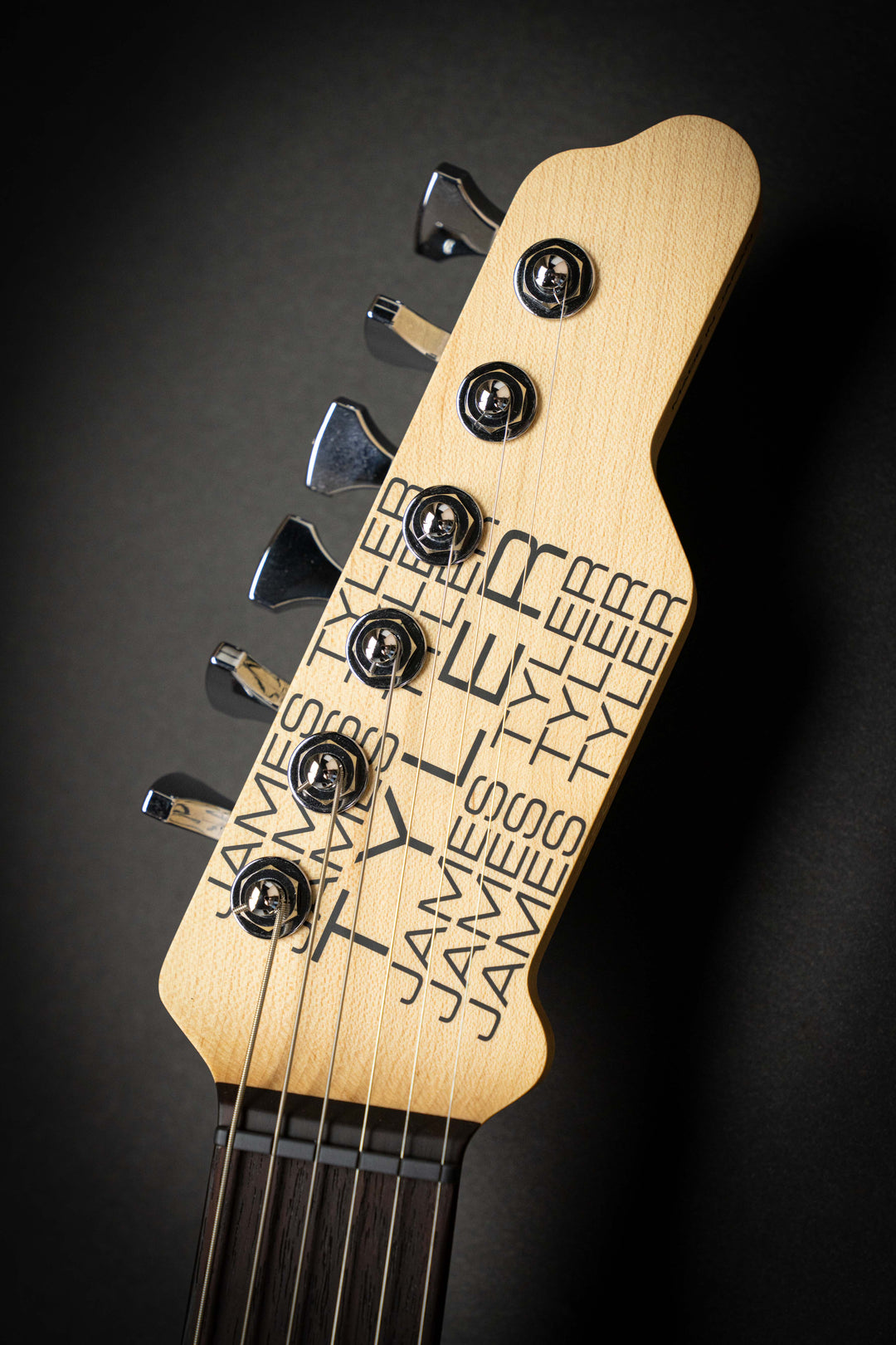 The Black Classic (J25053)