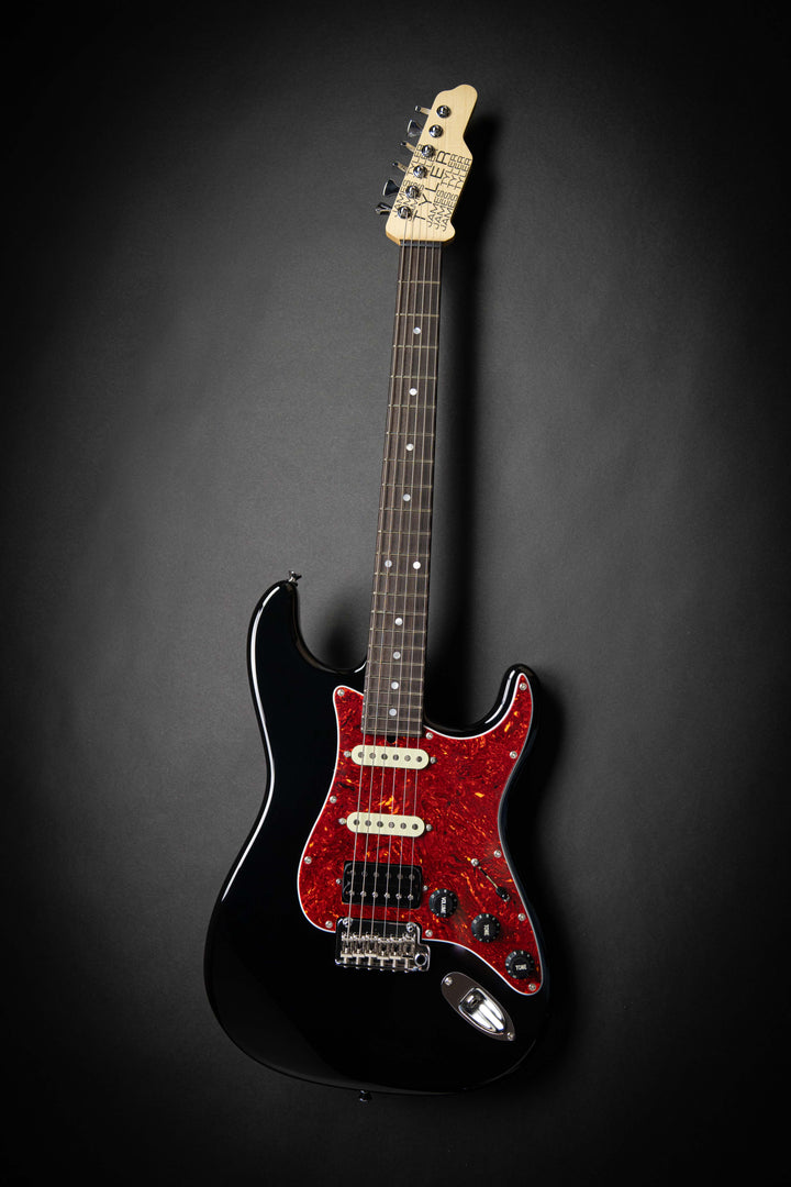 The Black Classic Level 1 (J25186)