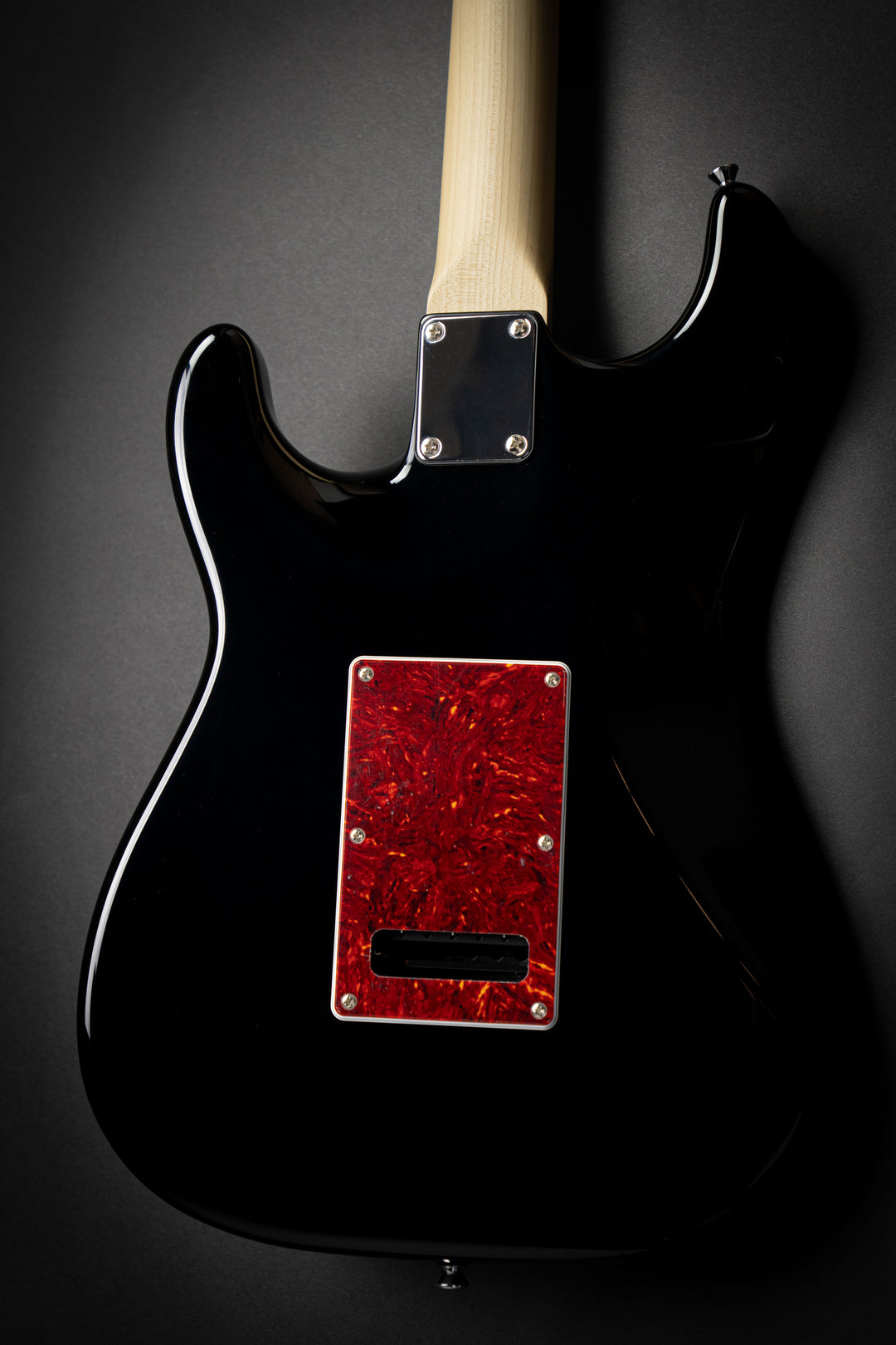 The Black Classic Level 1 (J25186)