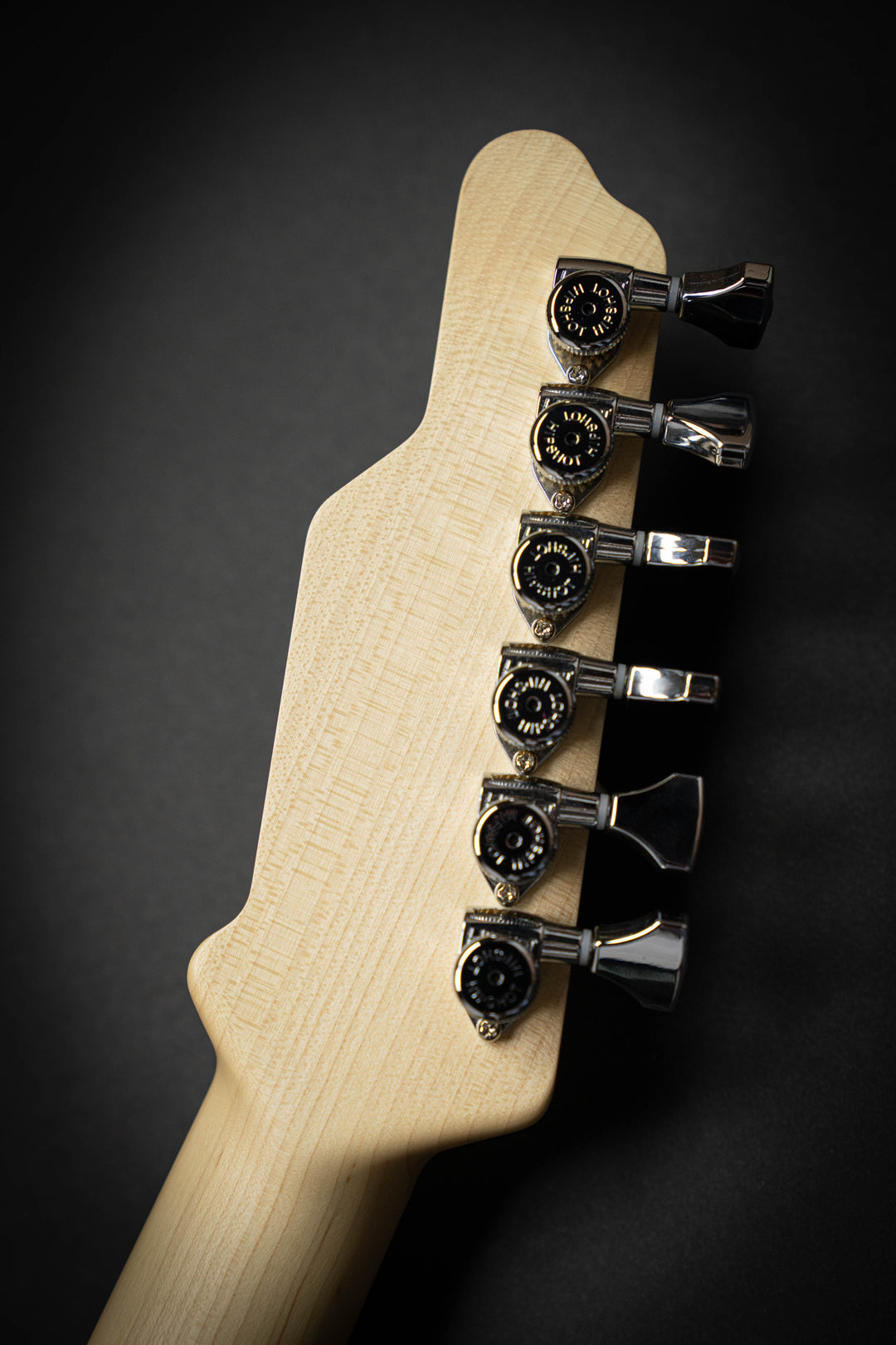 The Black Classic Level 1 (J25186)