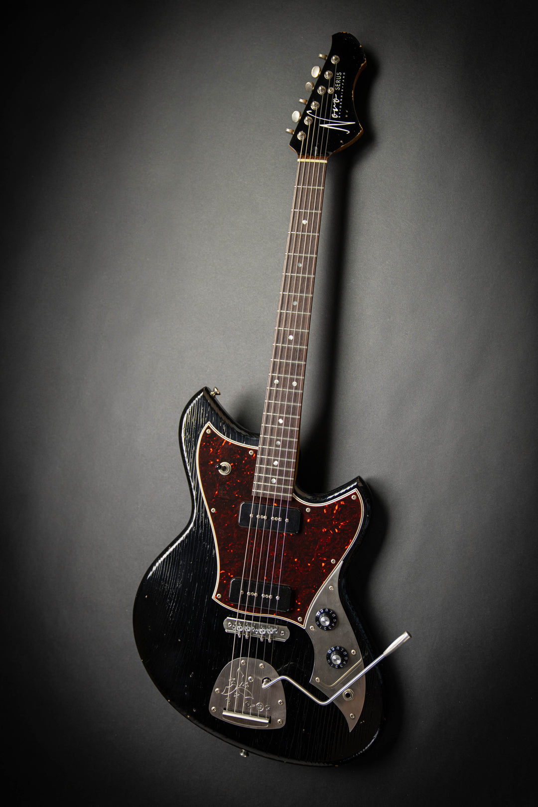 Serus J Bull Black (25285)