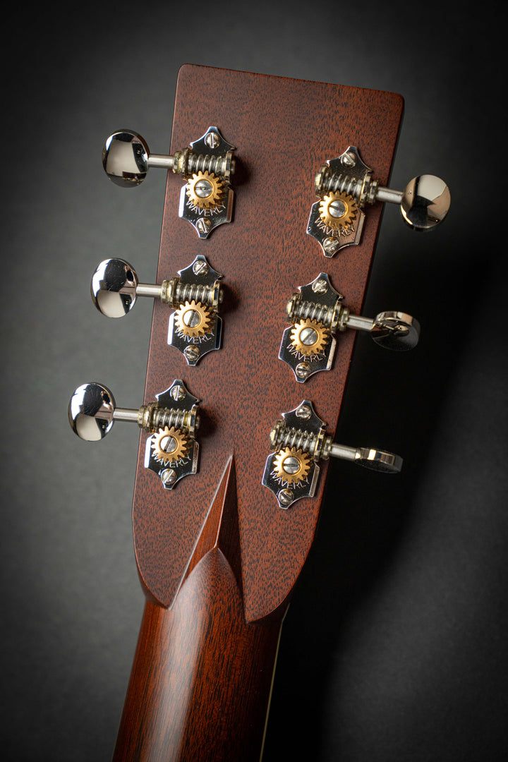 D Custom (8095)