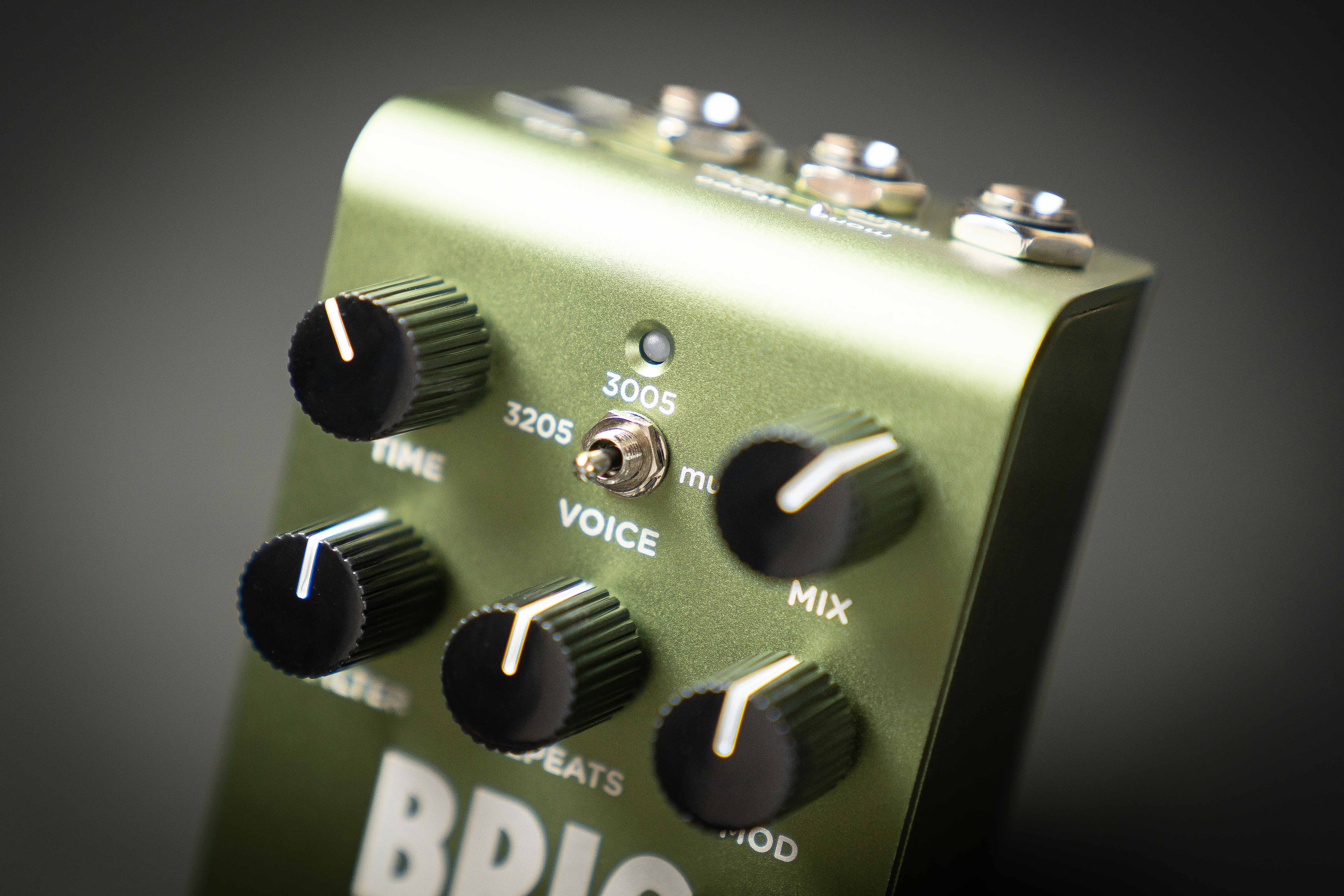 Strymon BRIG dBucket Delay – Guitars Rebellion