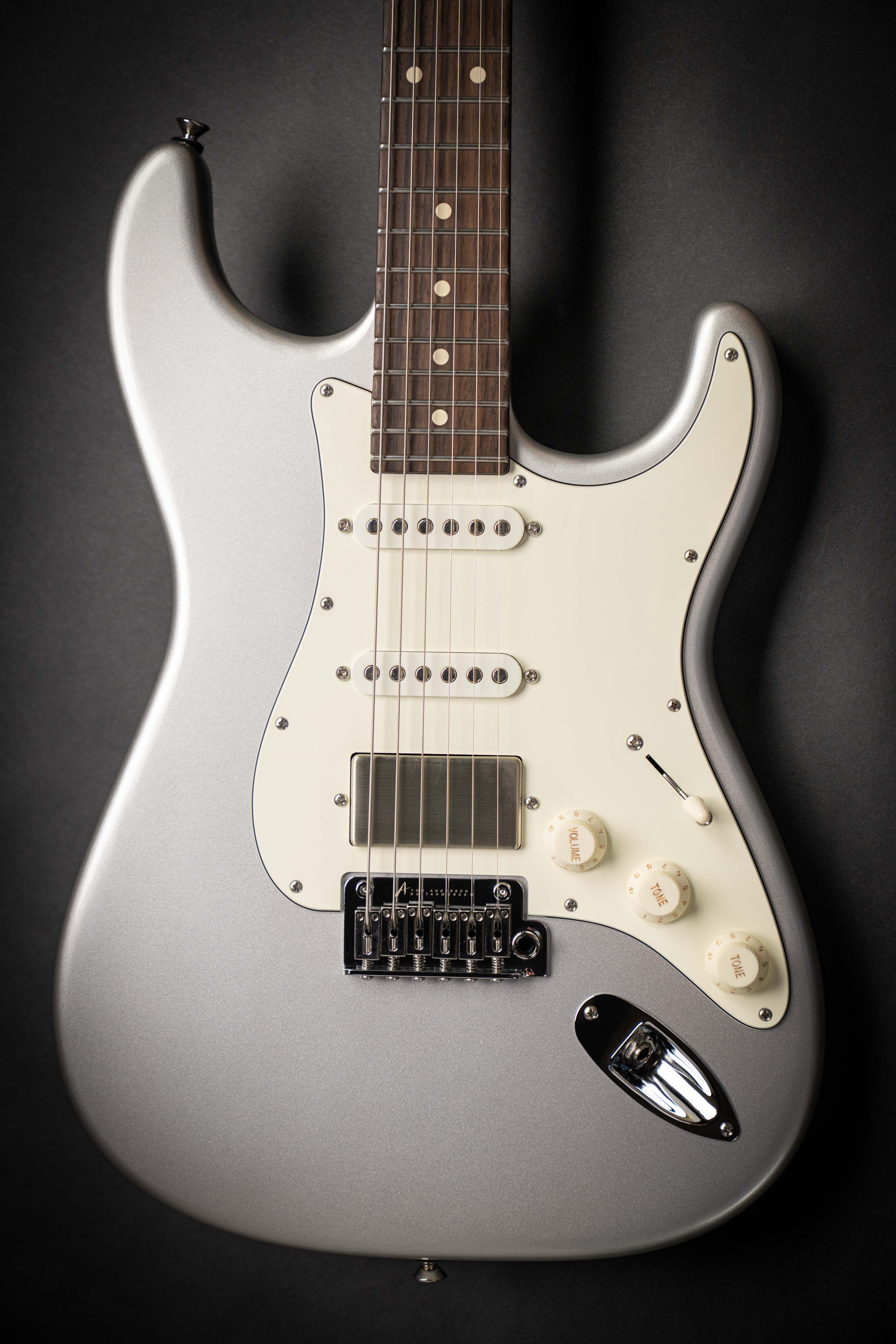 Tom Anderson Icon Classic Inca Silver (070225P) – Guitars Rebellion