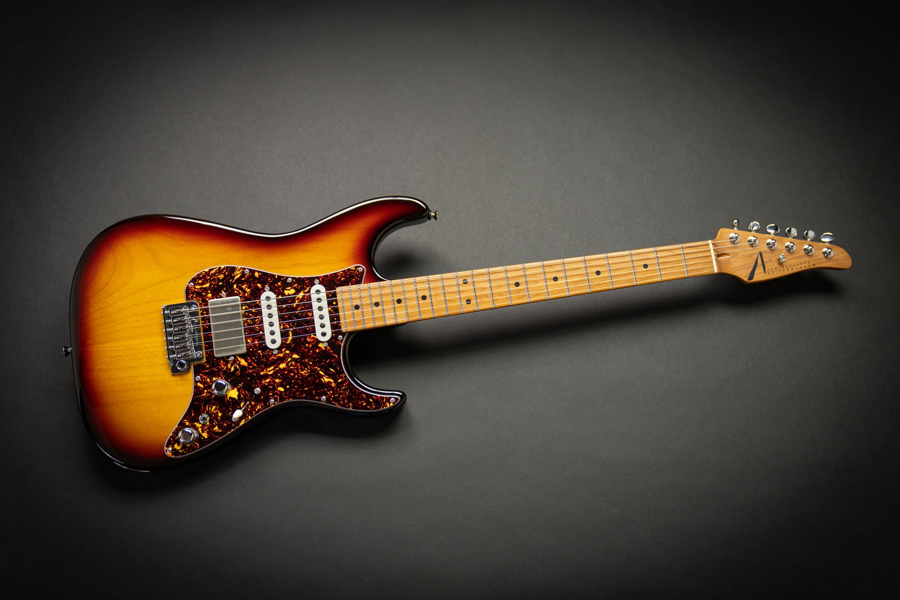 Tom Anderson The Classic 3 Color Burst (010923A) – Guitars Rebellion