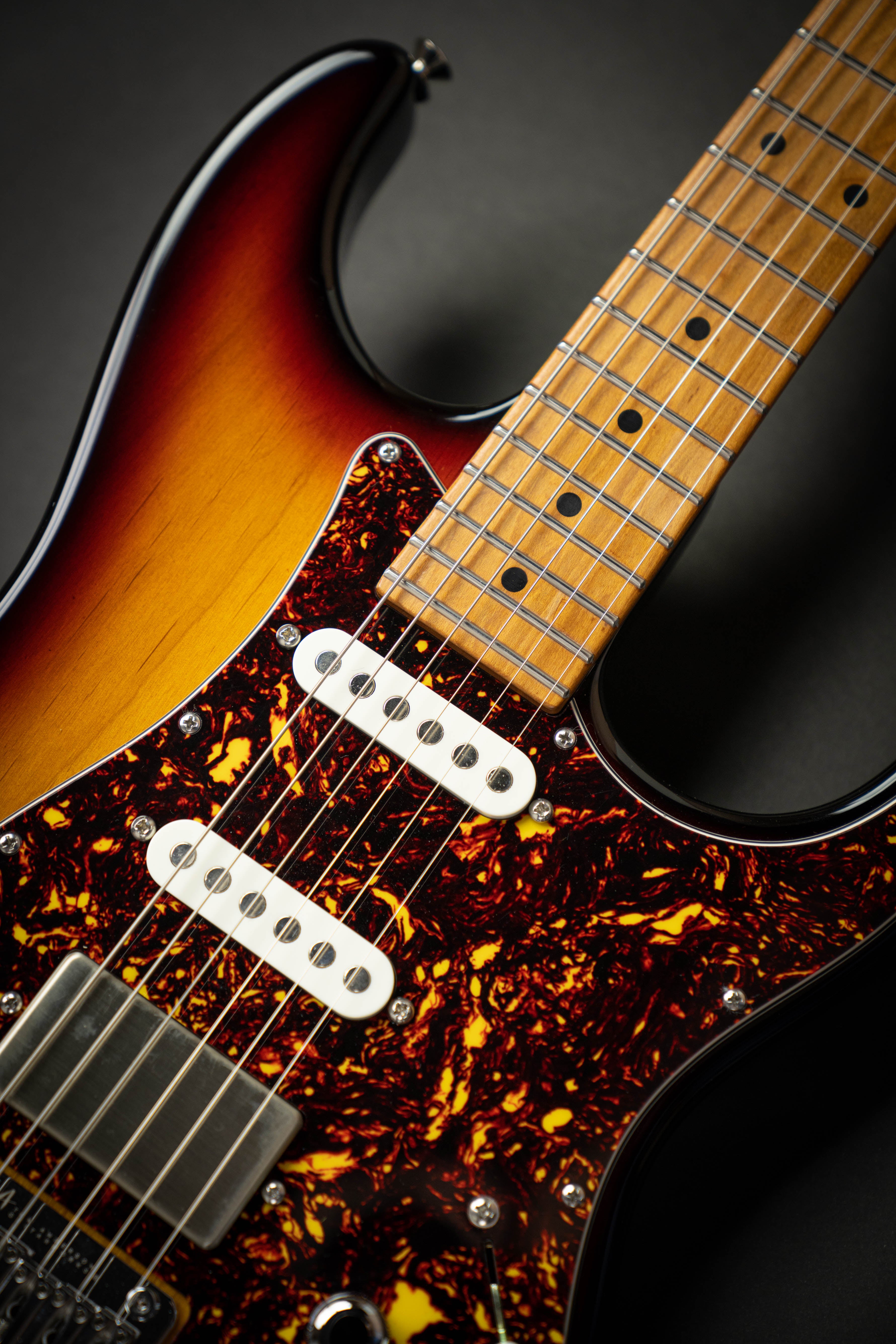 ギター Tom Anderson the classic 3 color burst Tom Anderson The Classic 3 Color Burst — GUITARSOFA SHOP