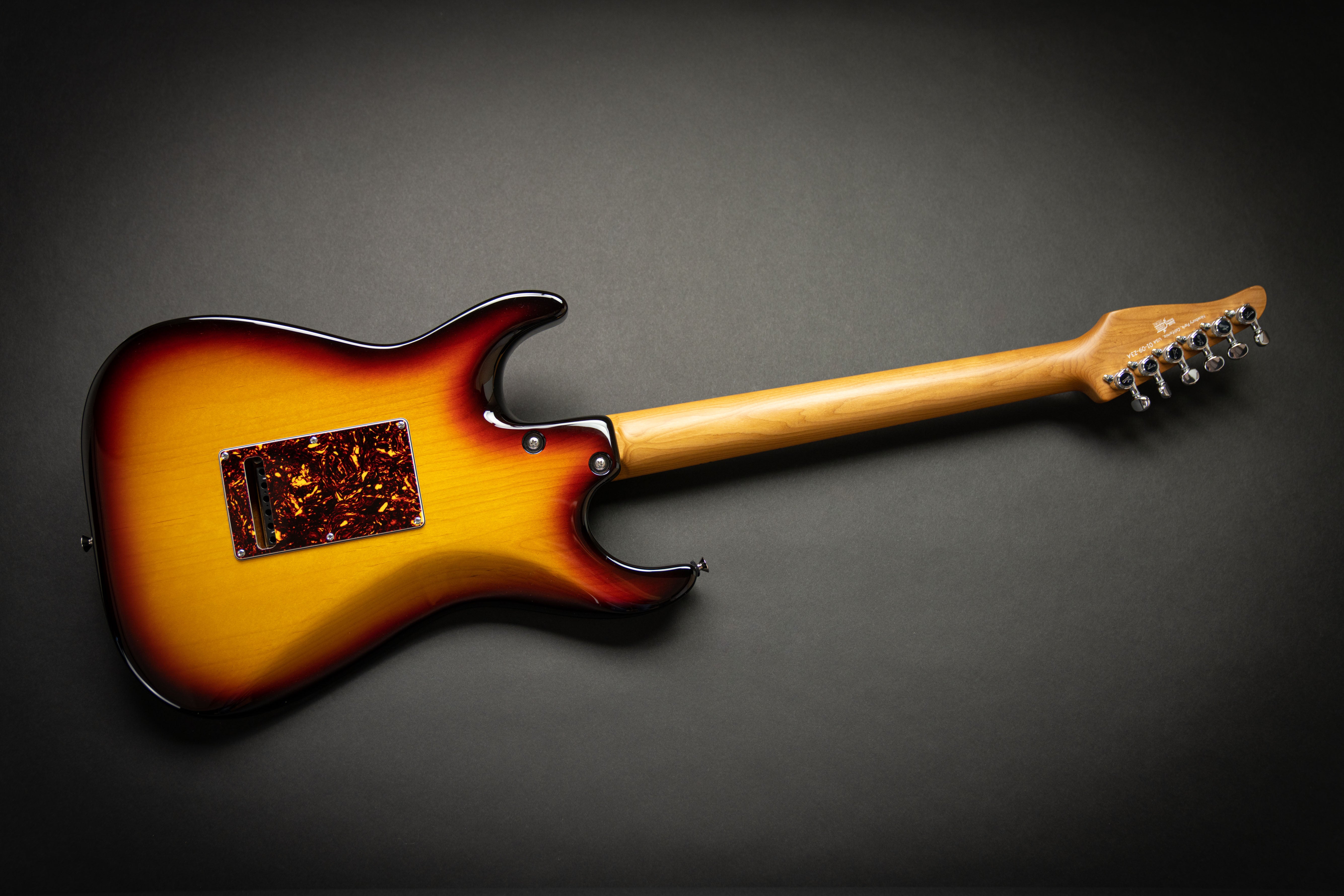 Tom Anderson The Classic 3 Color Burst (010923A) – Guitars Rebellion