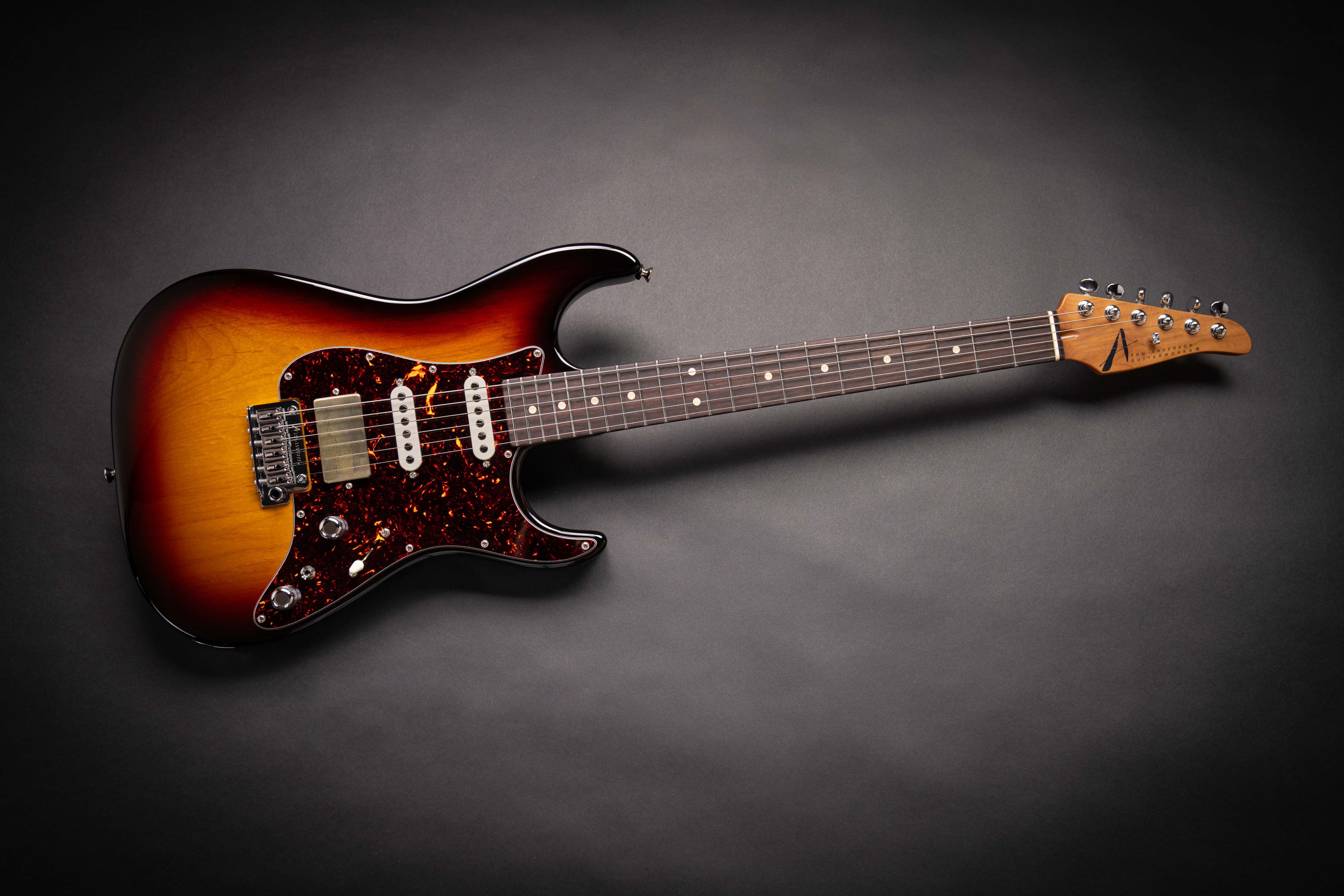 Tom Anderson The Classic 3 Color Burst (04-04-24P) – Guitars Rebellion