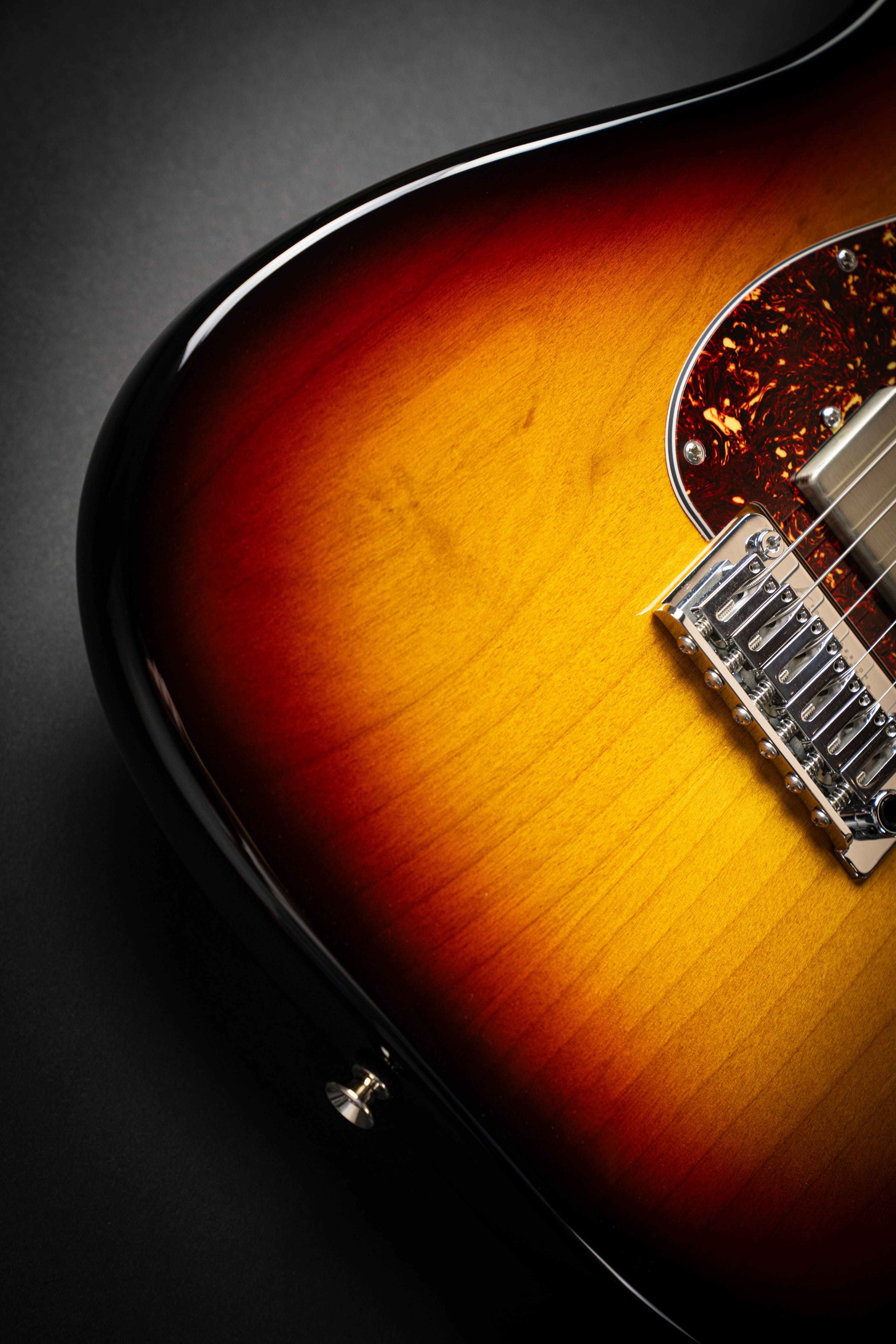 Tom Anderson The Classic 3 Color Burst (090625A) – Guitars Rebellion