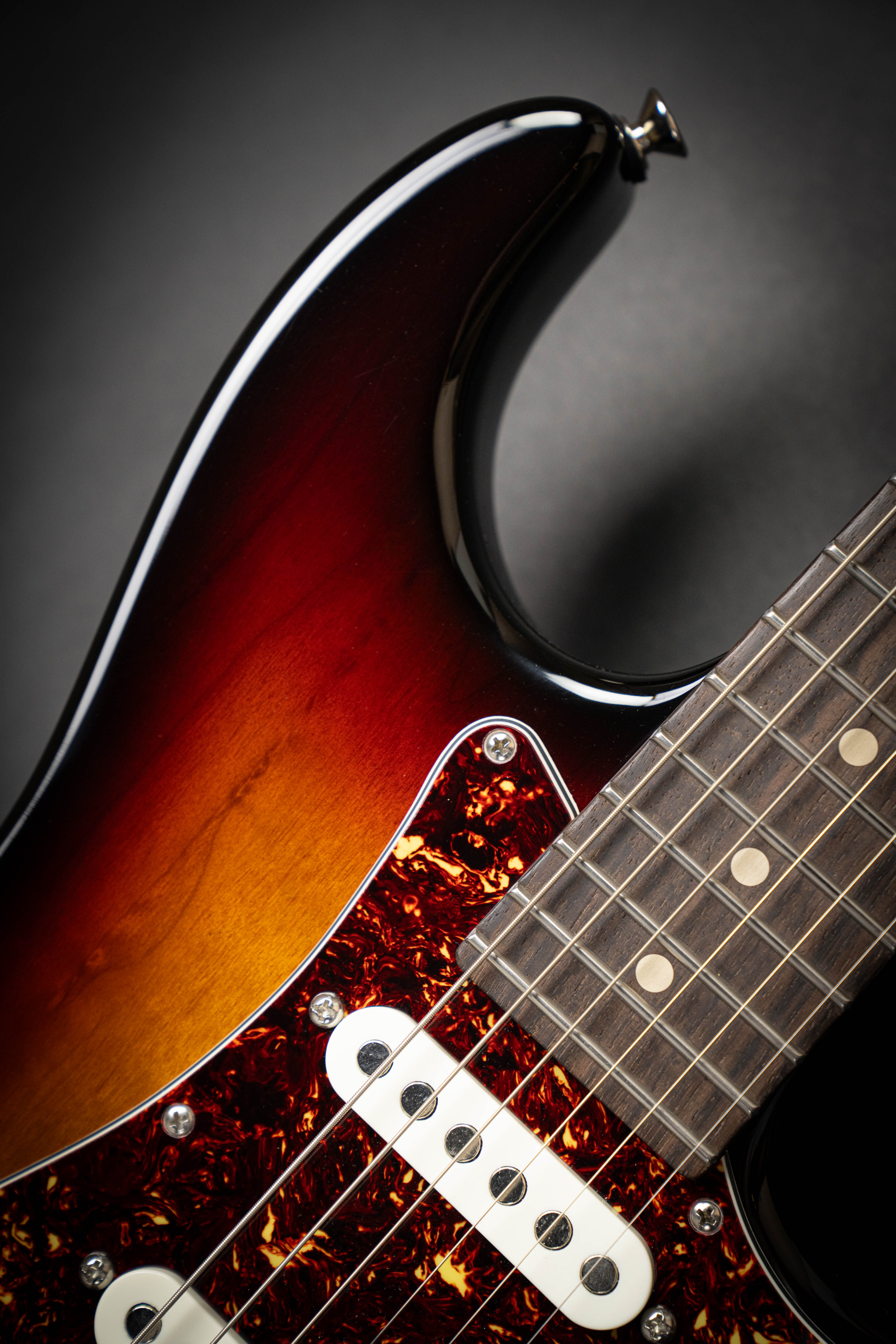 Tom Anderson The Classic 3 Color Burst (090625A) – Guitars Rebellion