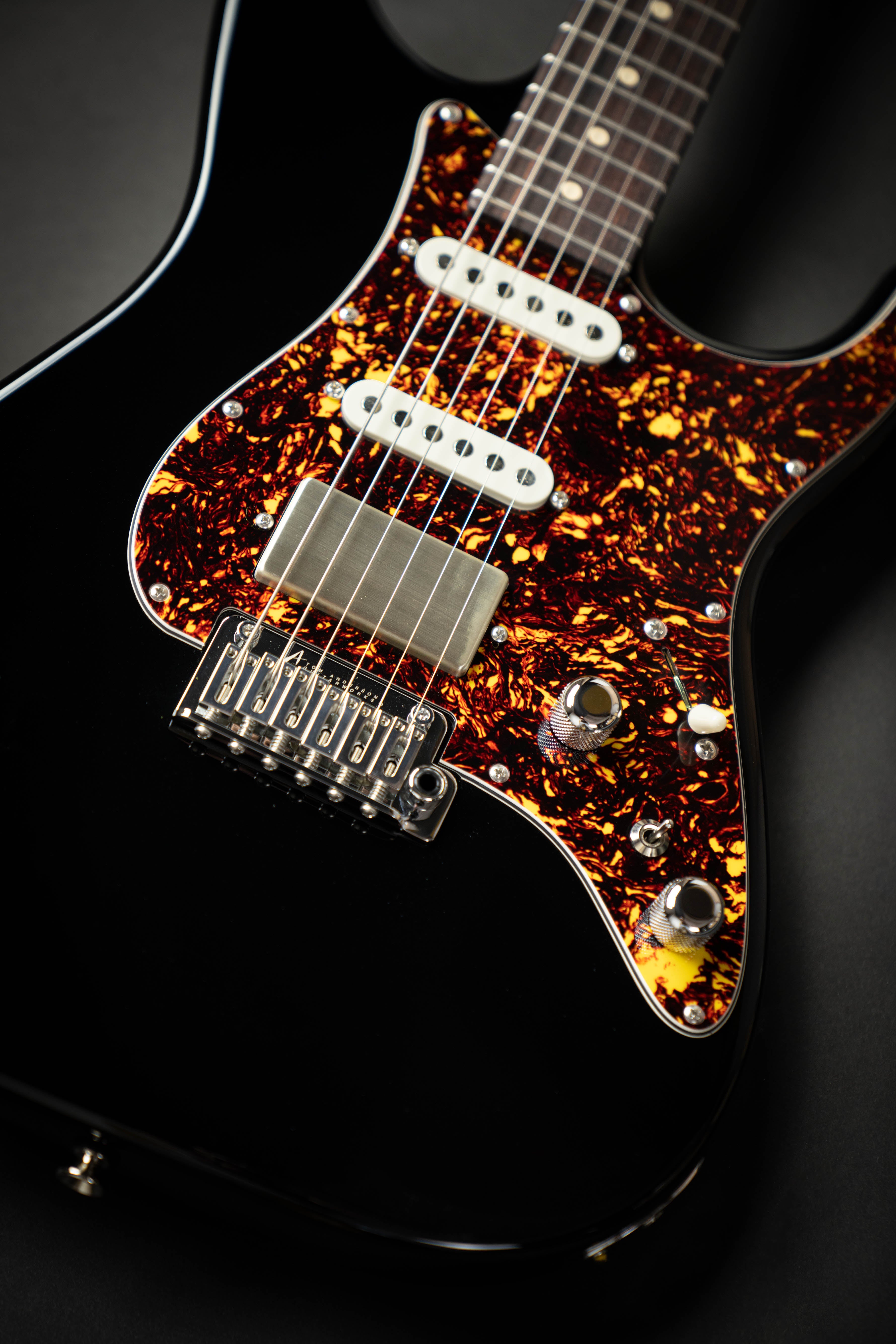 Tom Anderson The Classic Black (050423N) – Guitars Rebellion