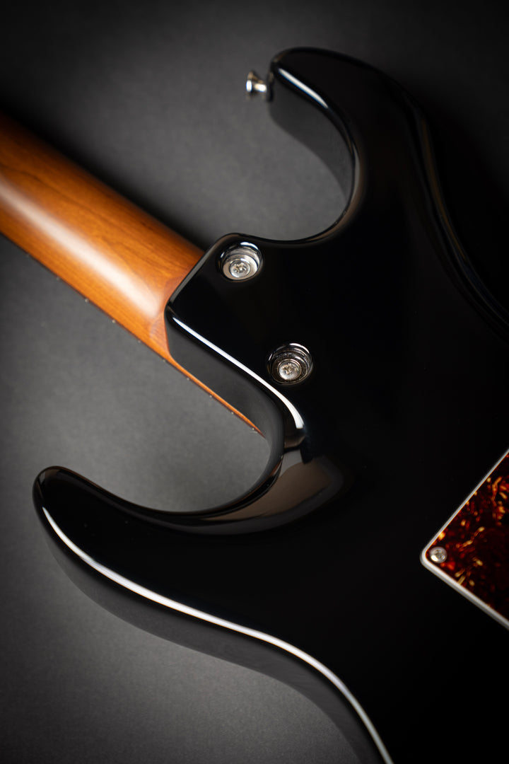The Classic Black (110824N)