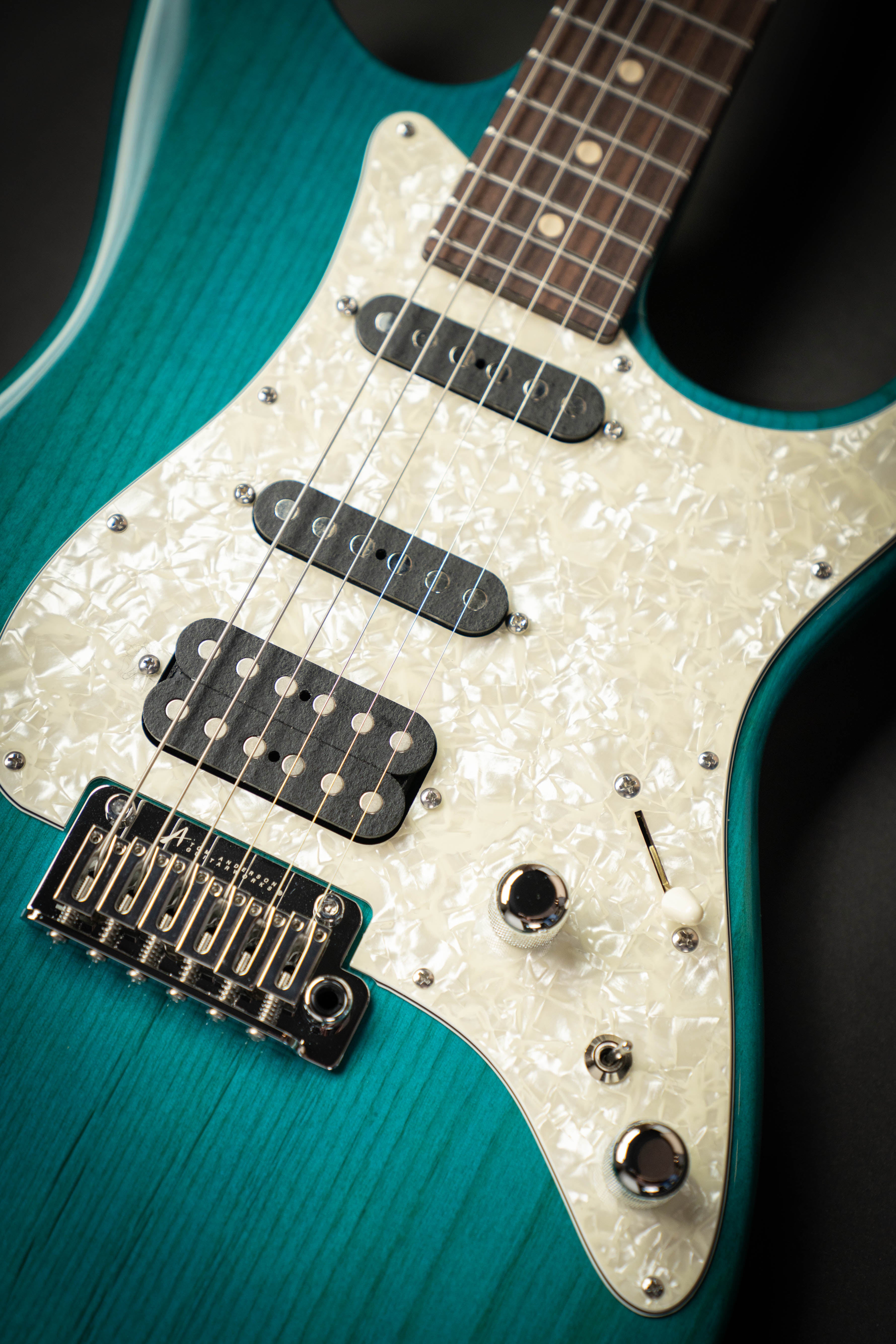 Tom Anderson The Classic Bora Bora Blue (021423P) – Guitars