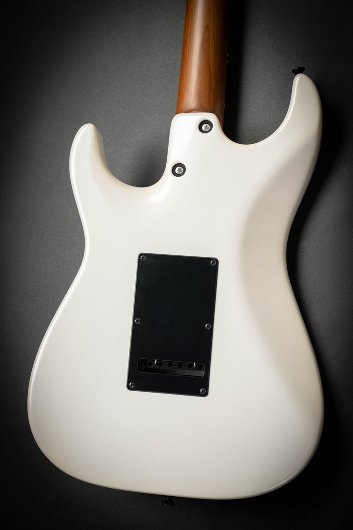 The Classic Pearl White (110825P)