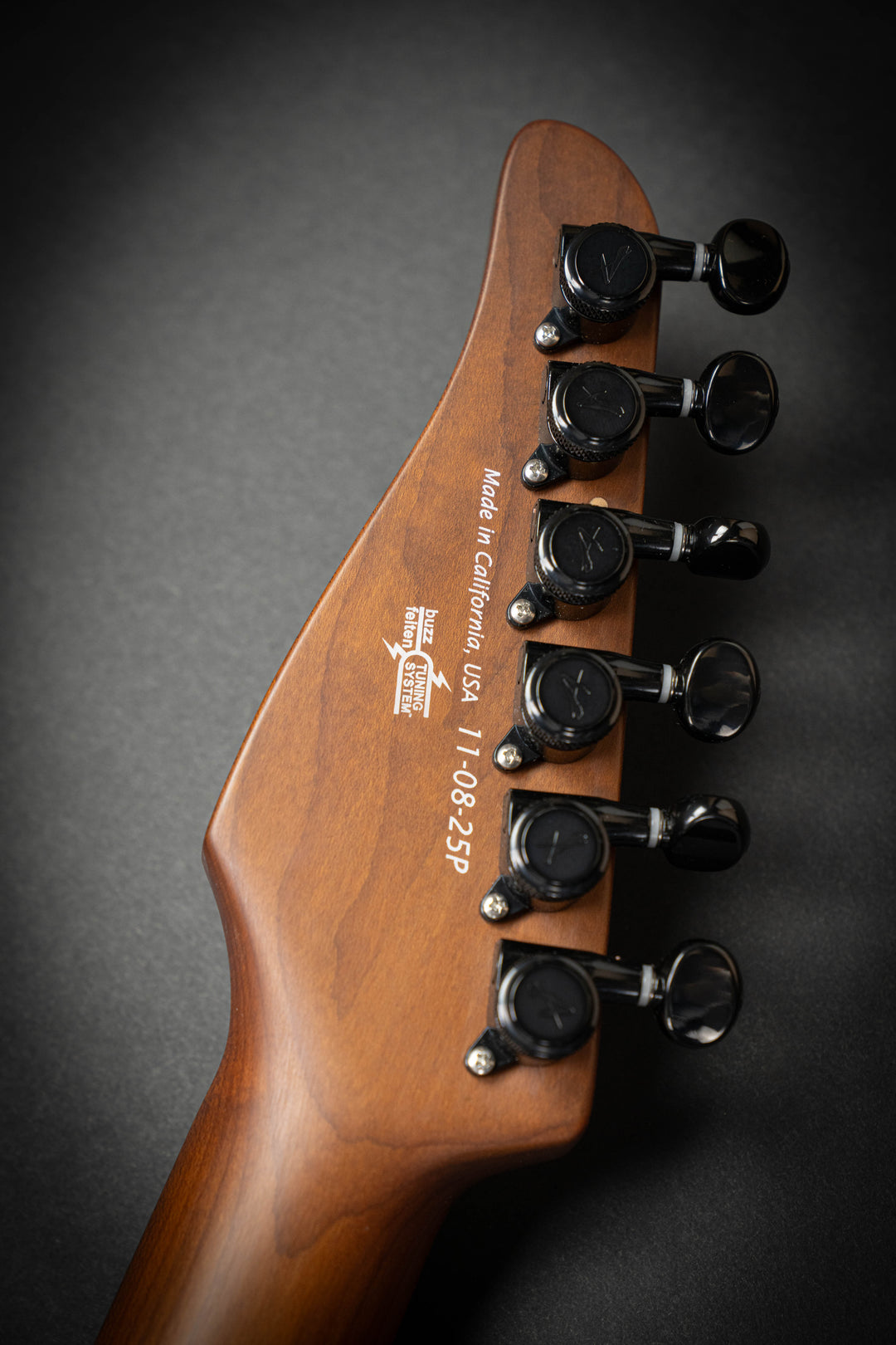 The Classic Pearl White (110825P)